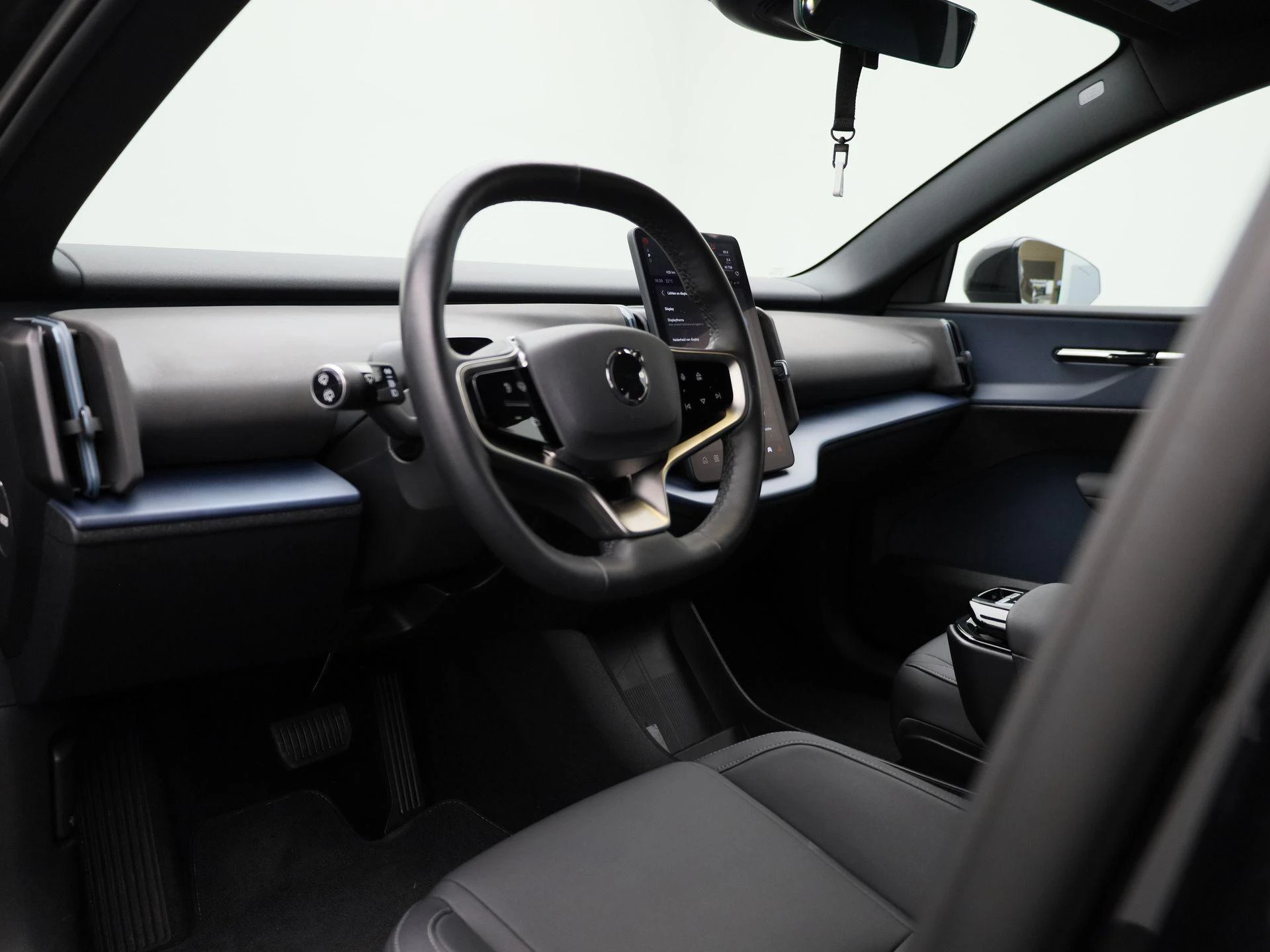 Volvo-EX30-image-27