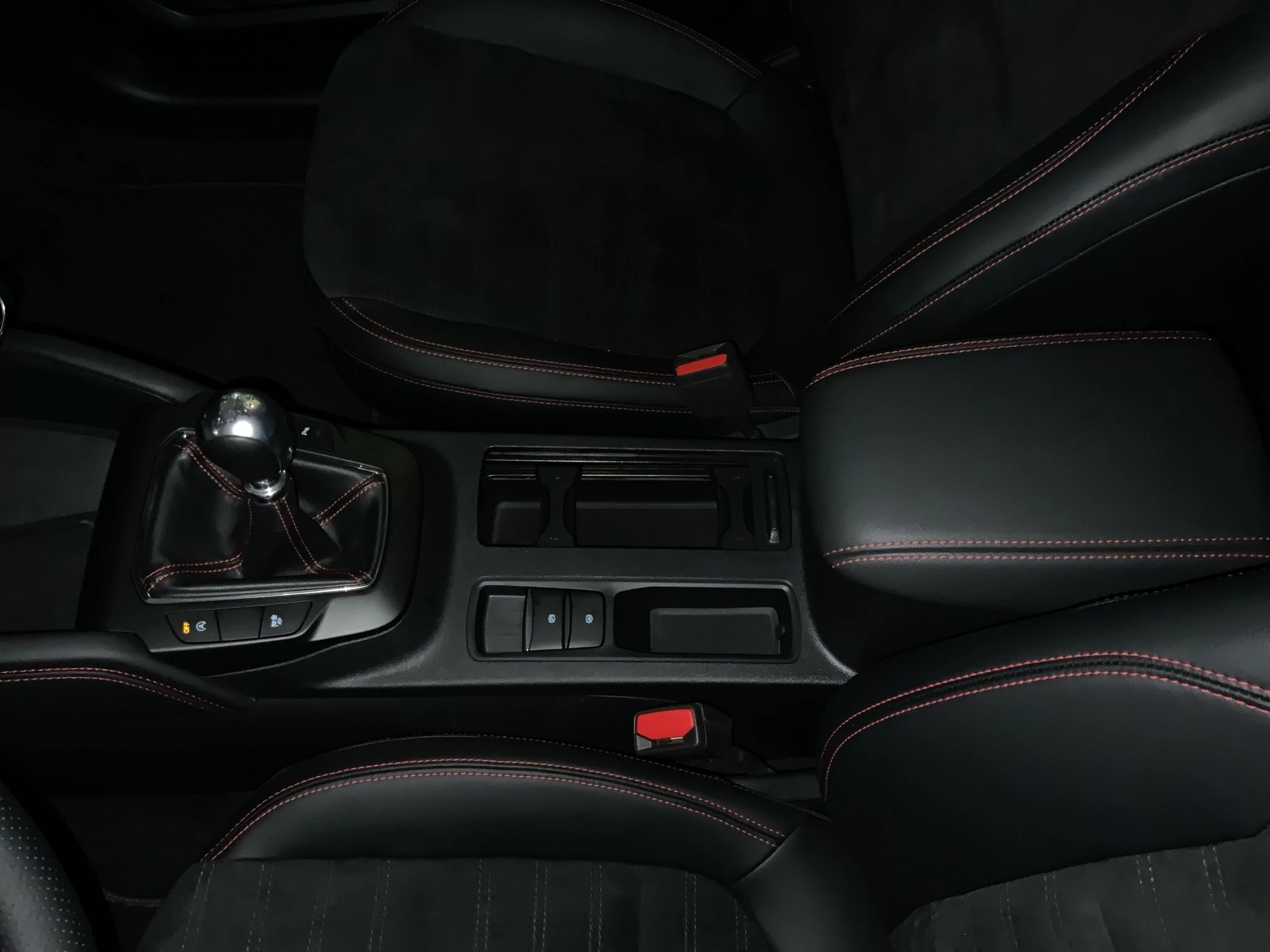 Ford Kuga ST-Line X*PANO*AHK*KAM*ACC*NAVI*SOUND-SYS.