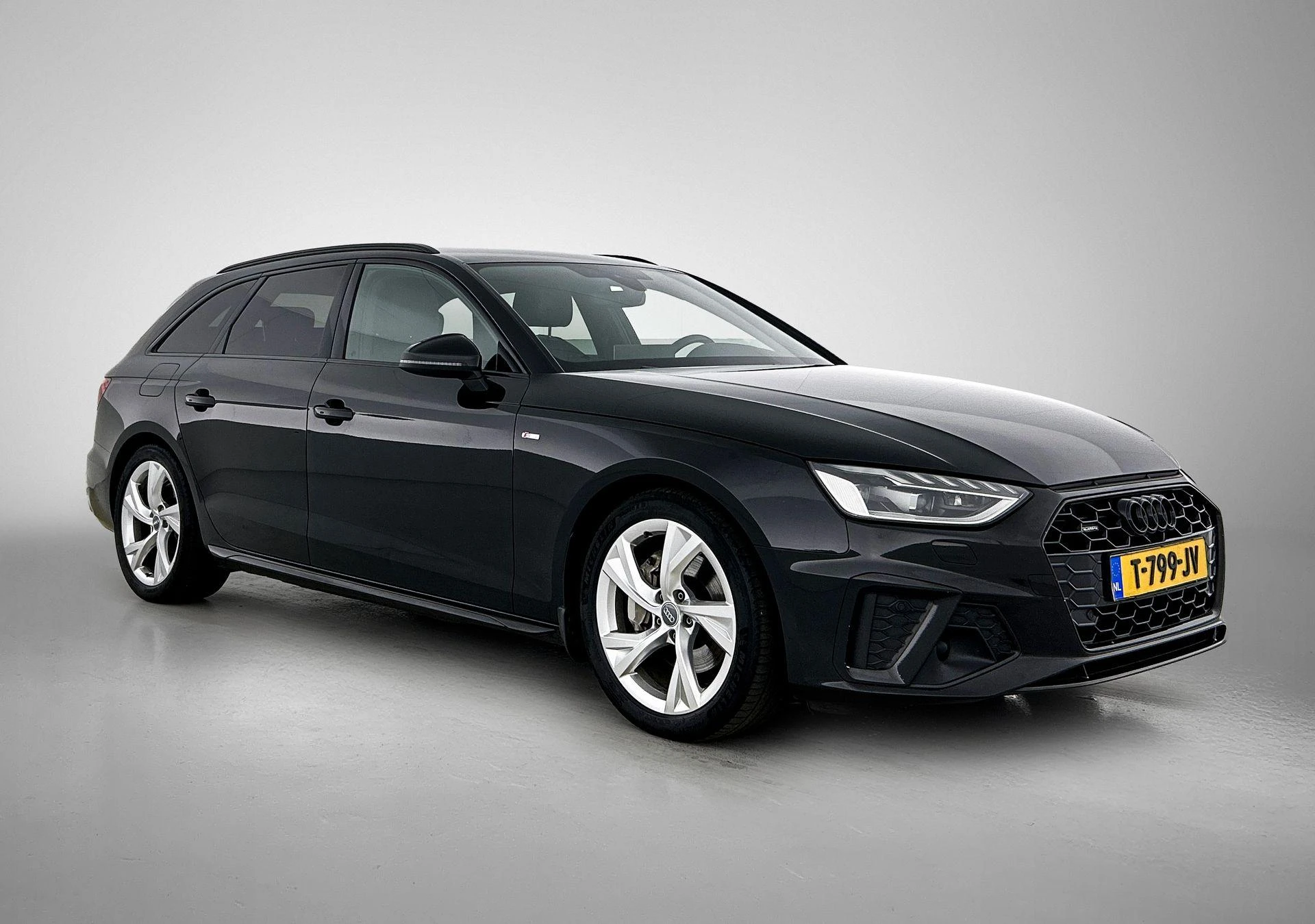 Audi-A4-image-2