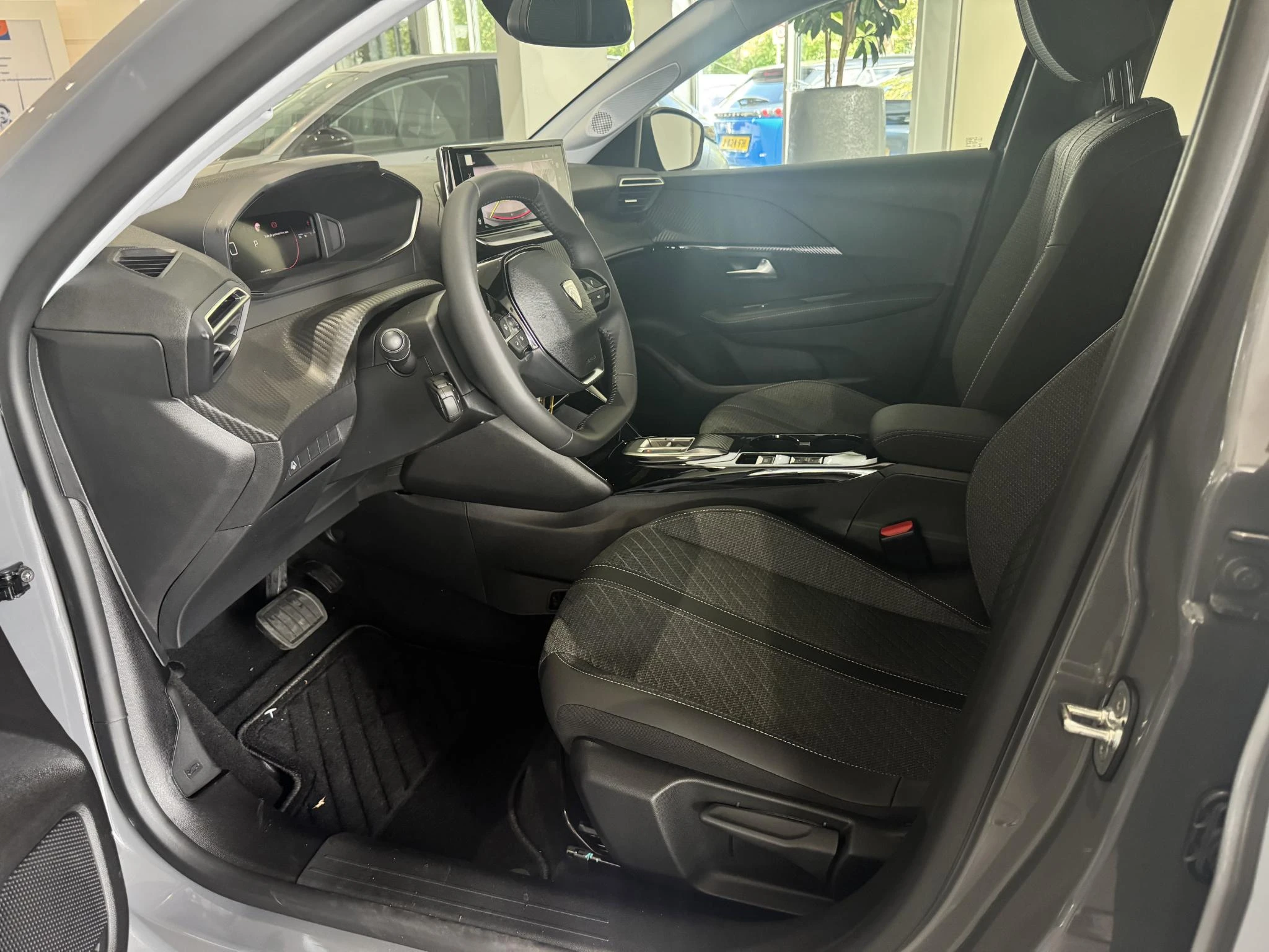 Peugeot 208 1.2 Hybrid 110 e-DCS6 Allure