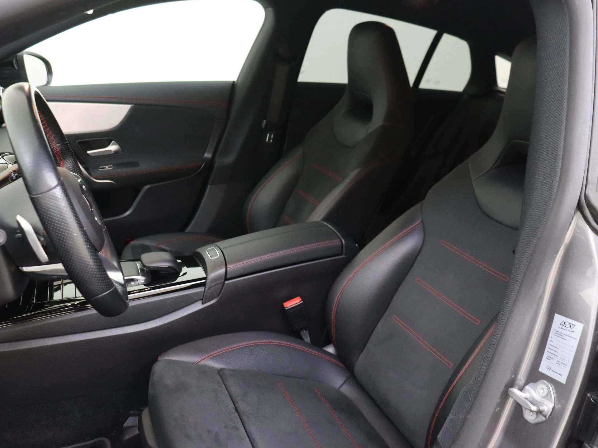 Mercedes-Benz-CLA-image-10