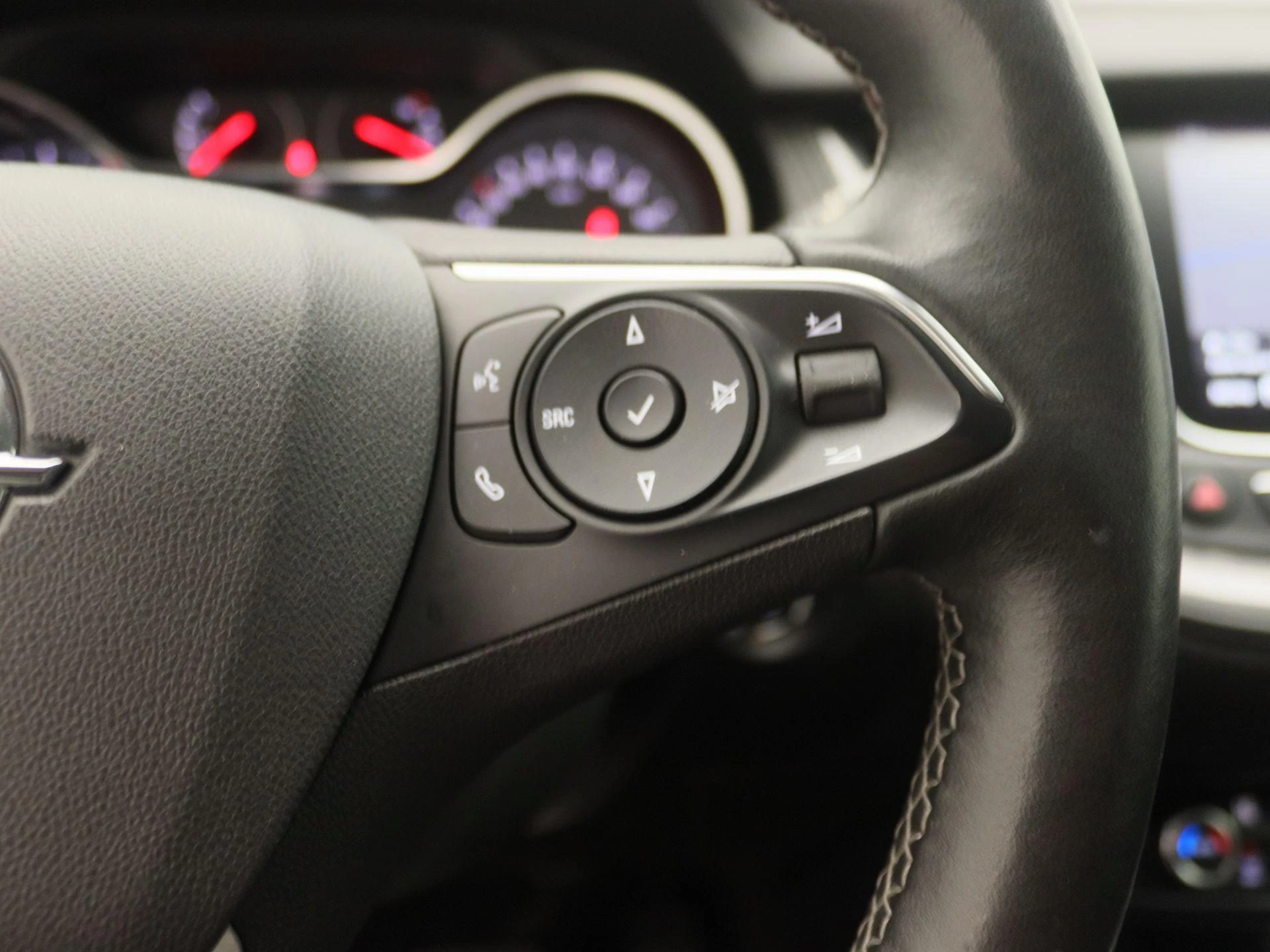 Opel-Grandland X-image-18