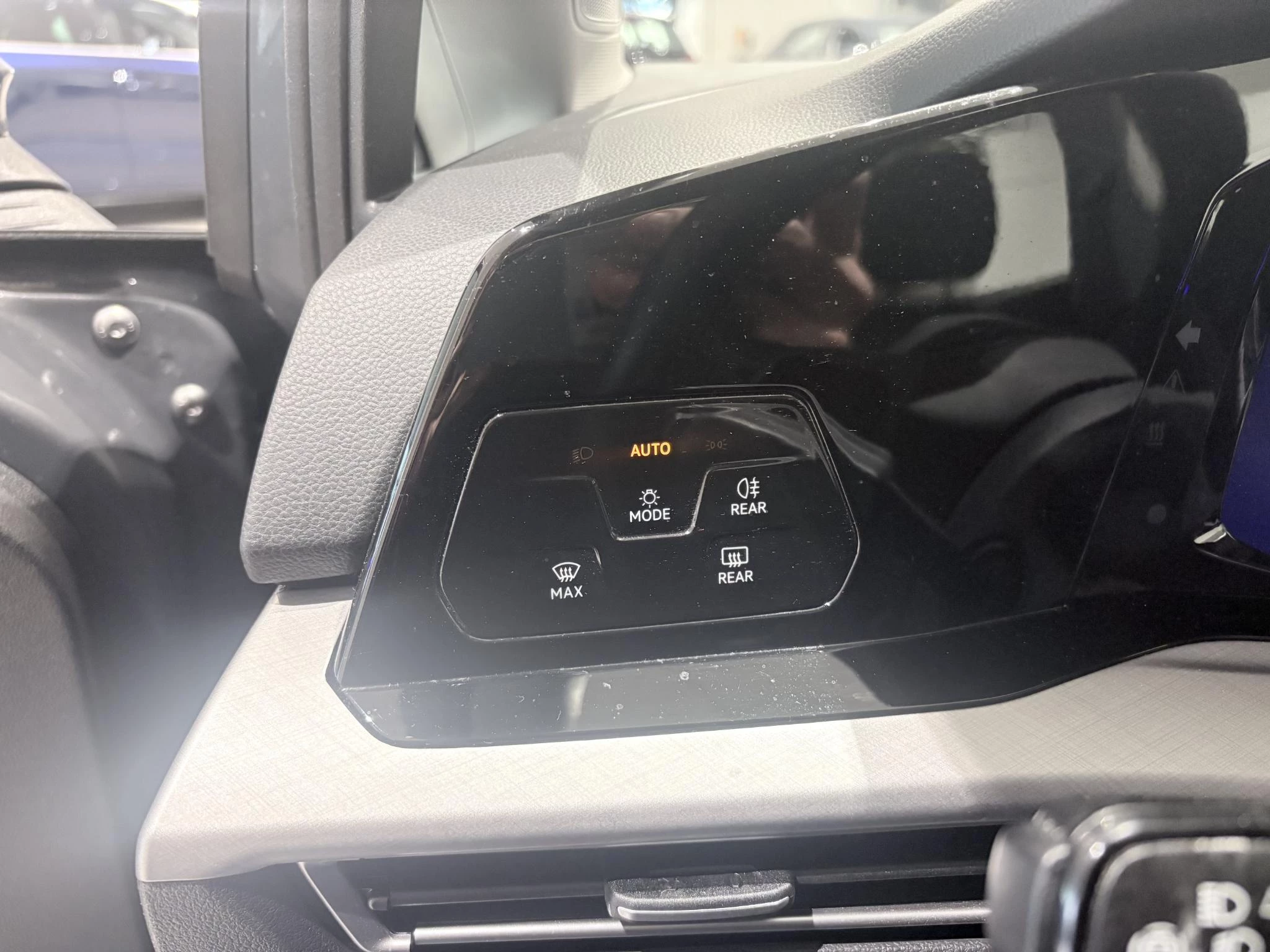 Volkswagen-Golf-image-12