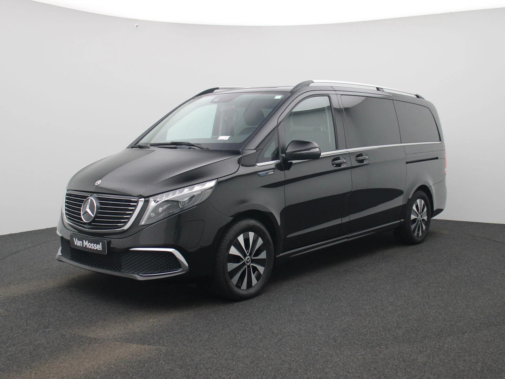 Mercedes-Benz-EQV-image-0