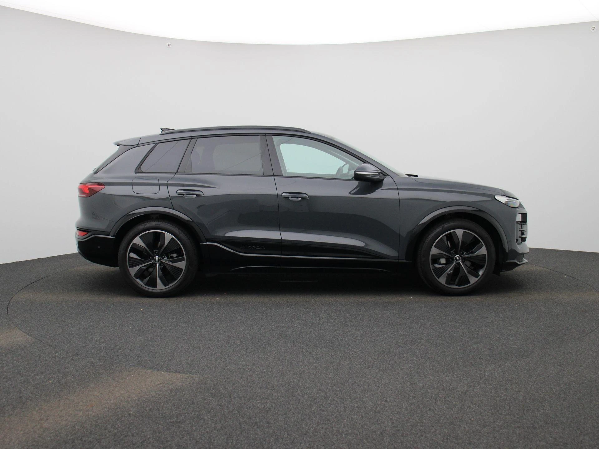 Audi-Q6 e-tron-image-5