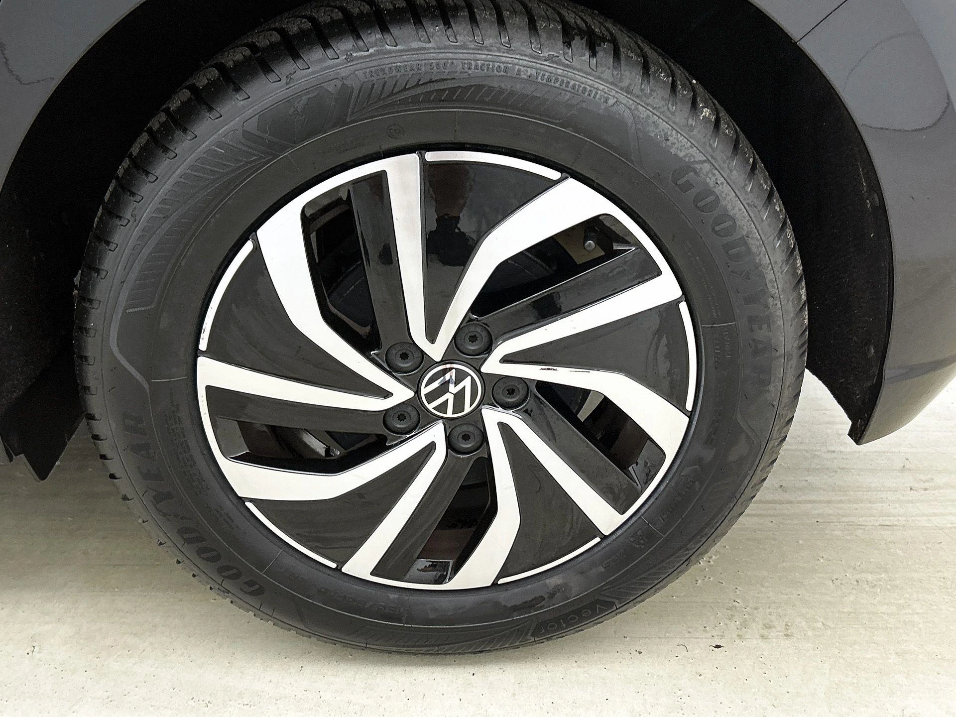 Volkswagen-Polo-image-36