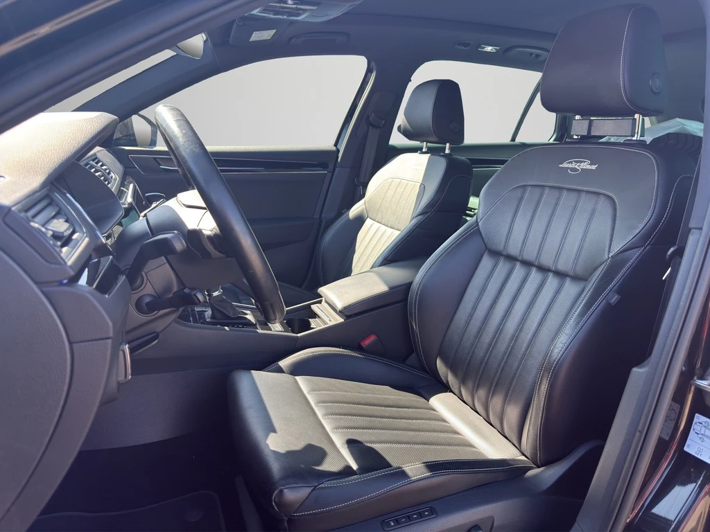 Škoda Superb Combi 2.0 TSI L&K *PANO*CANTON*AHK*STANDHEIZUNG*MATRIX*