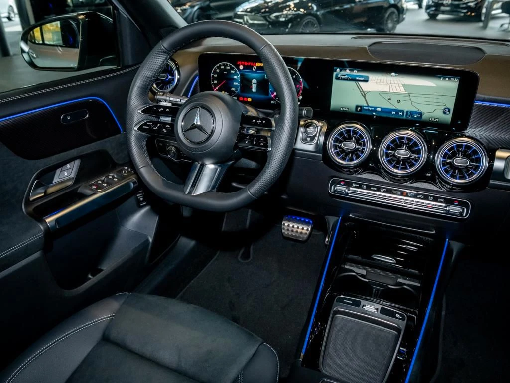 Mercedes-Benz-GLB 200 d-image-8