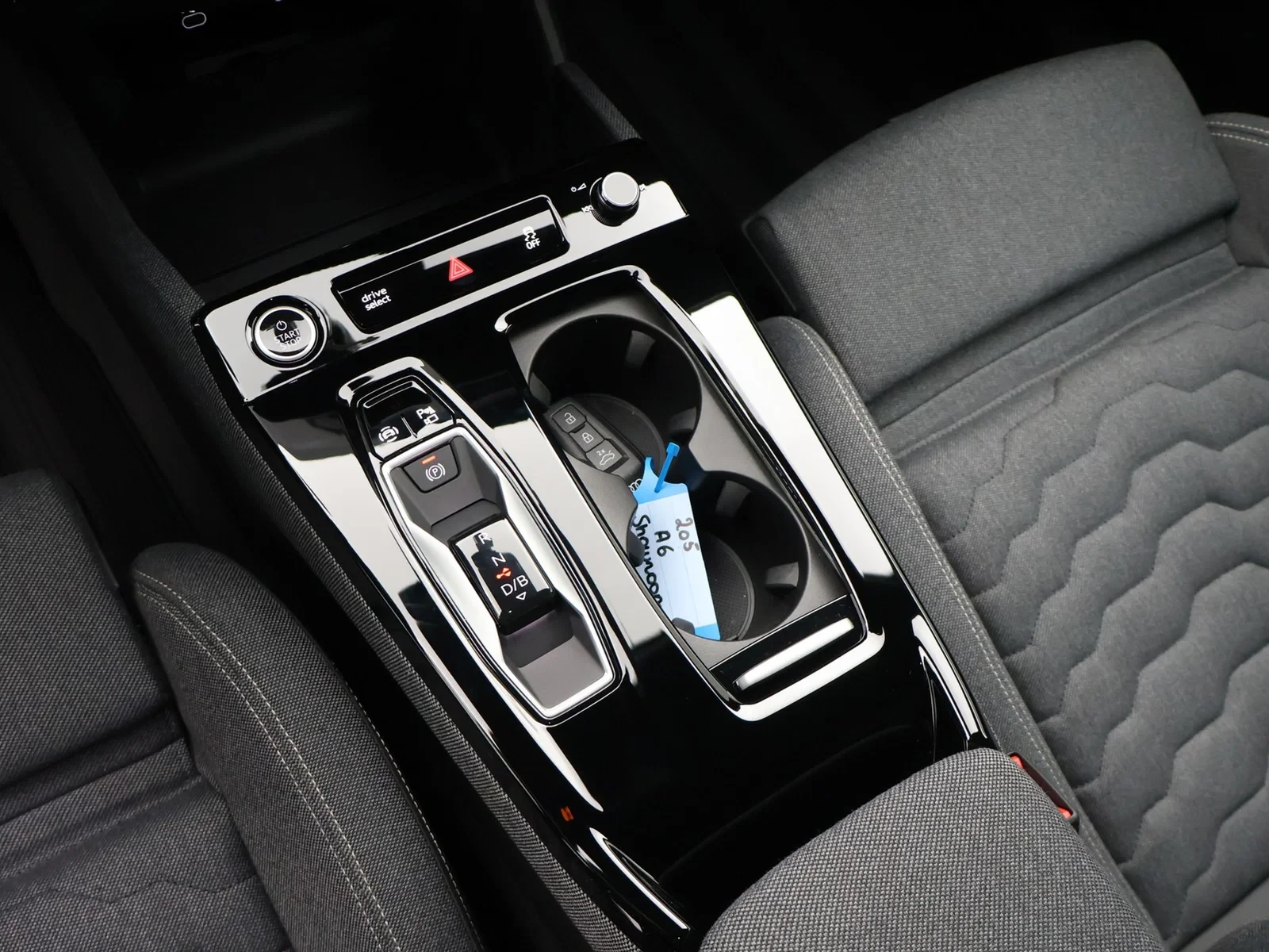 Audi-A6 Avant e-tron-image-16