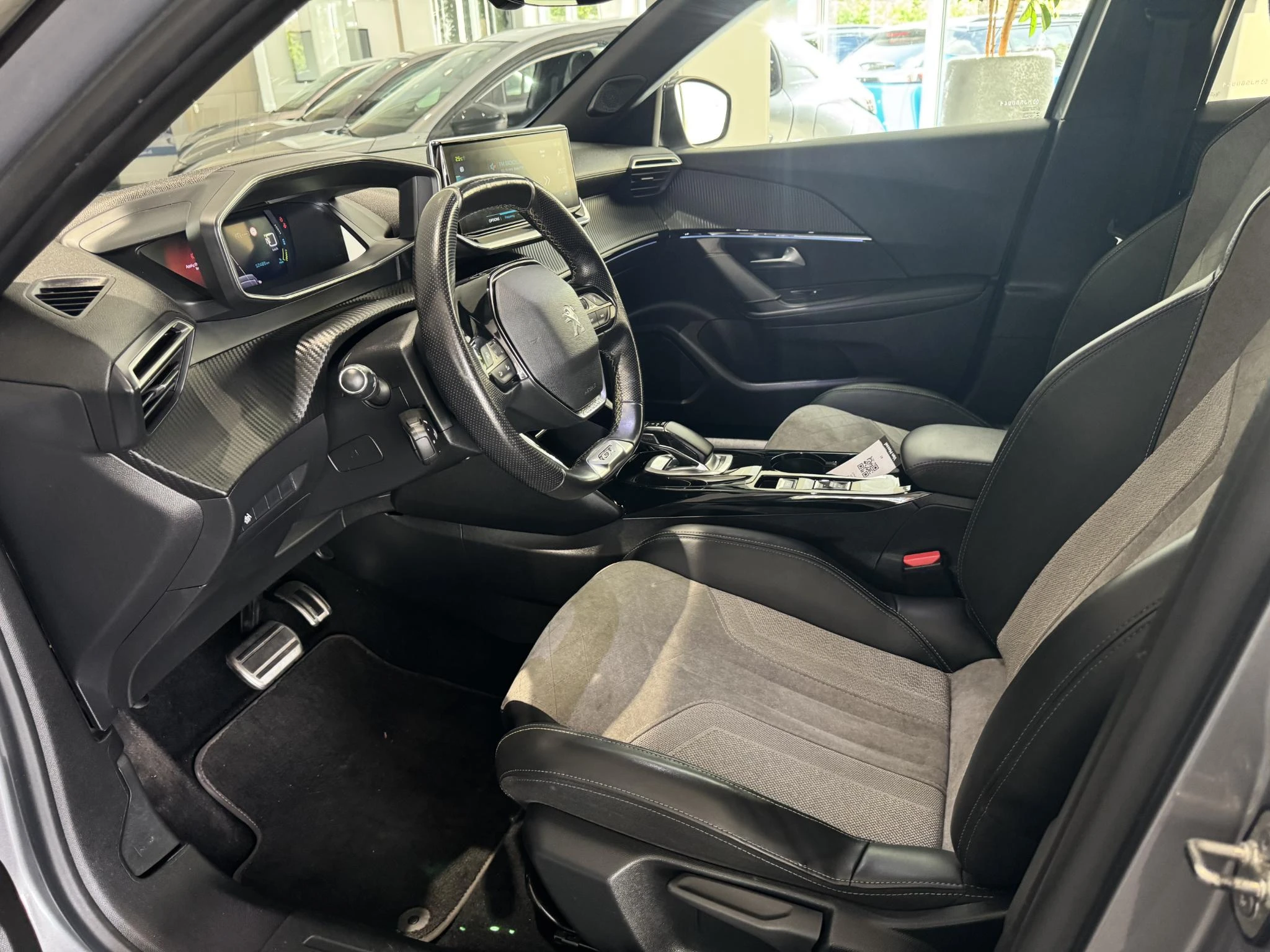 Peugeot-e-2008-image-24