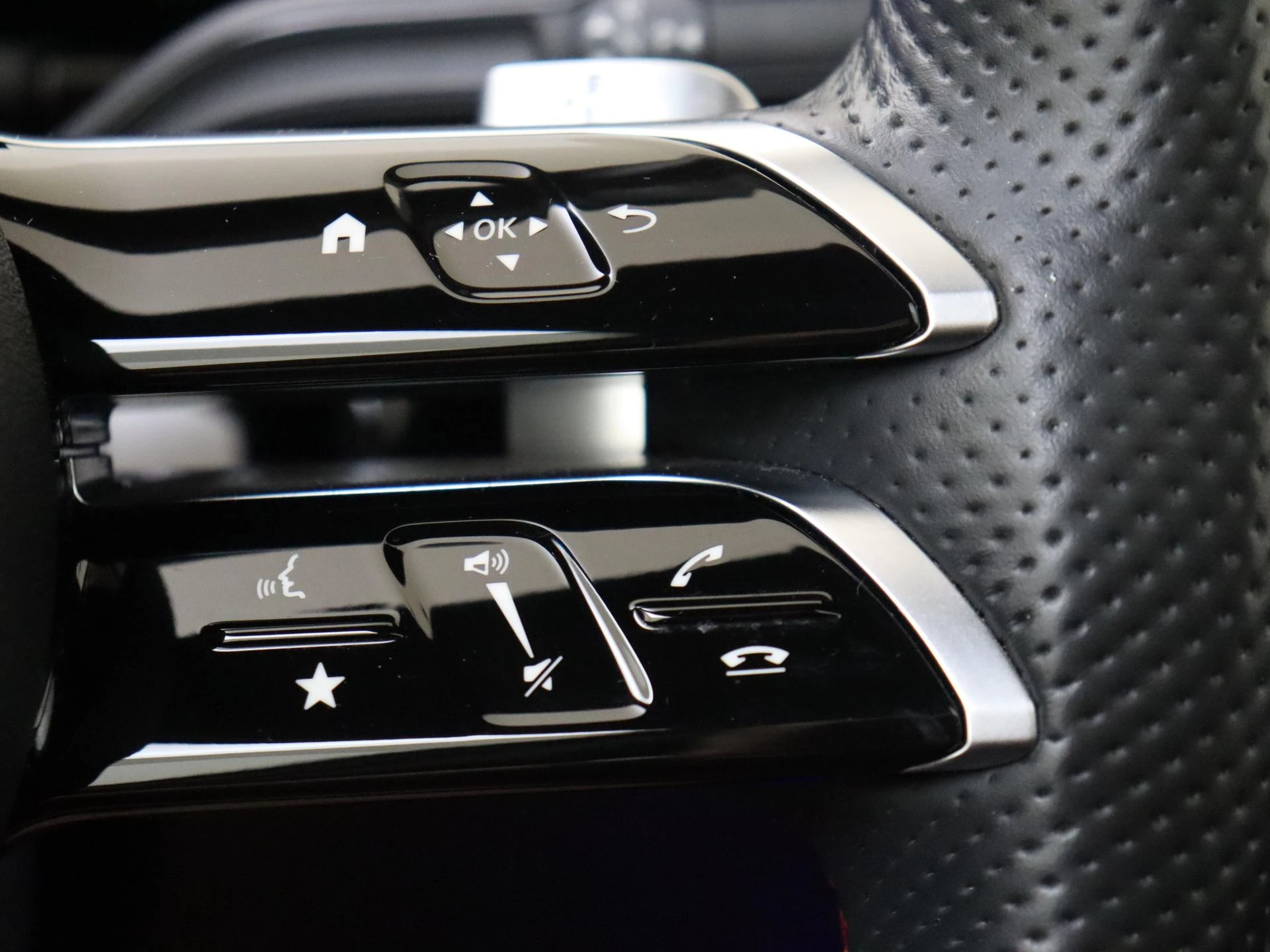 Mercedes-Benz-B-Klasse-image-12