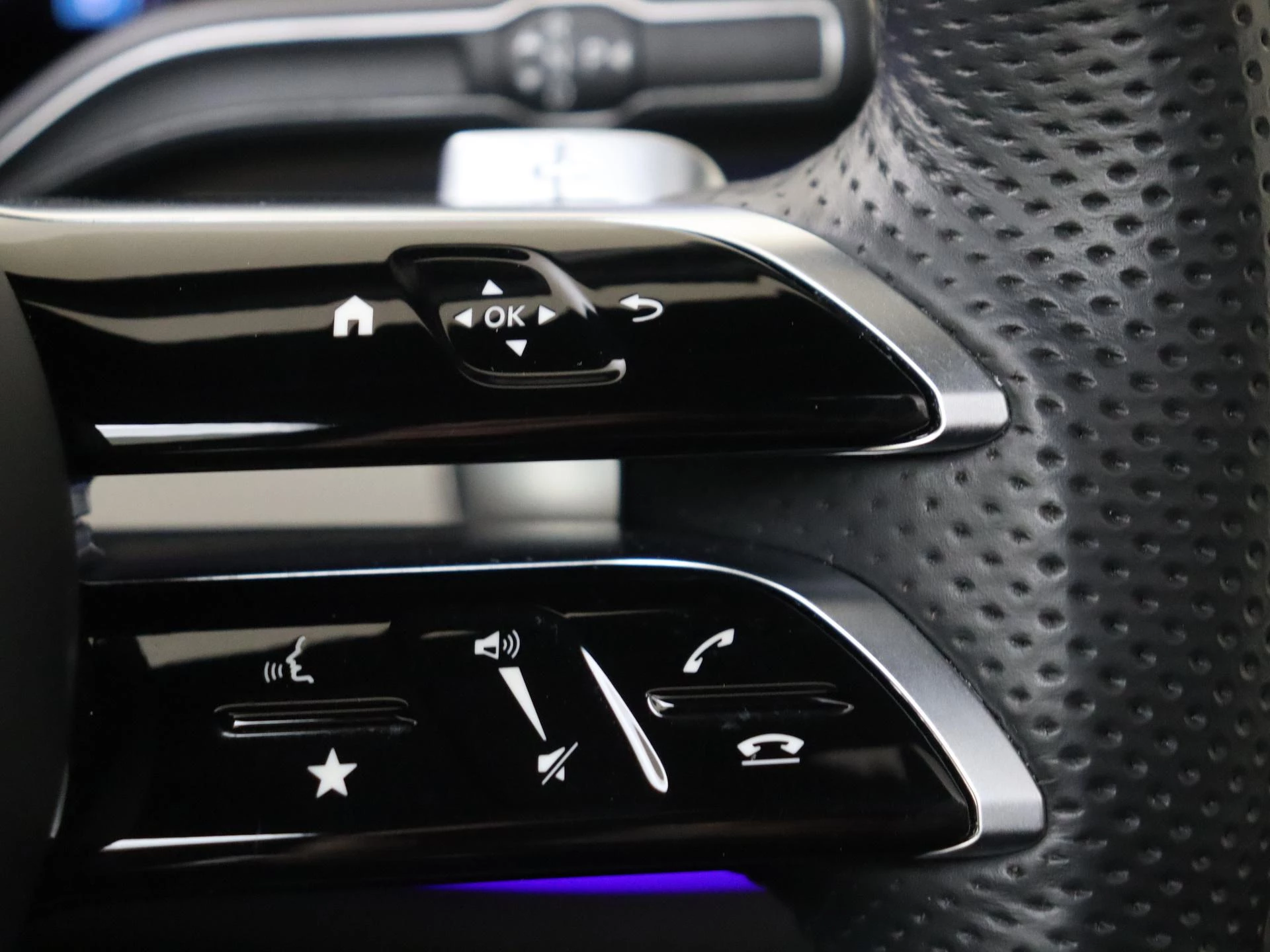 Mercedes-Benz-GLE-image-13