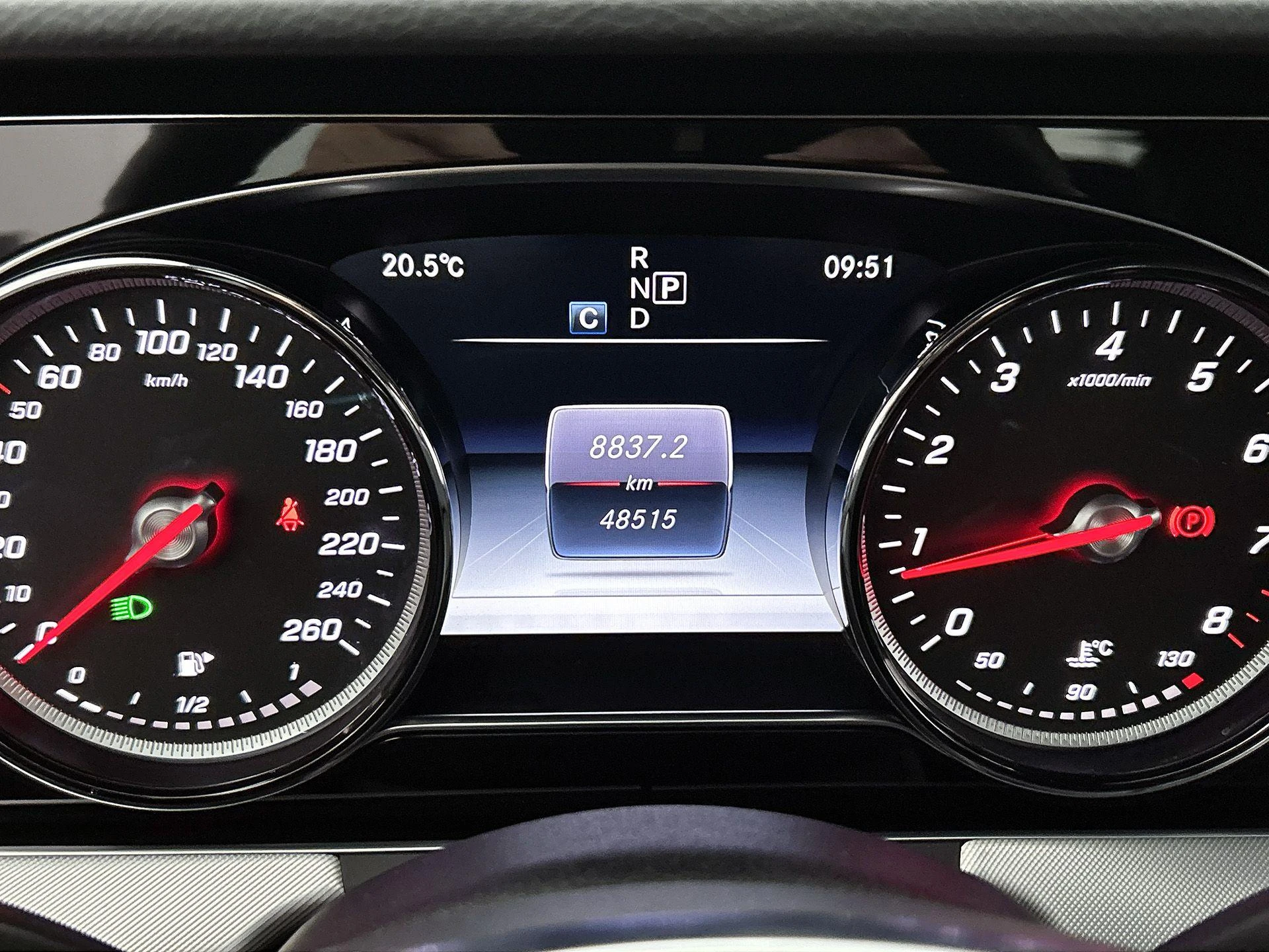 Mercedes-Benz-E-Klasse-image-13