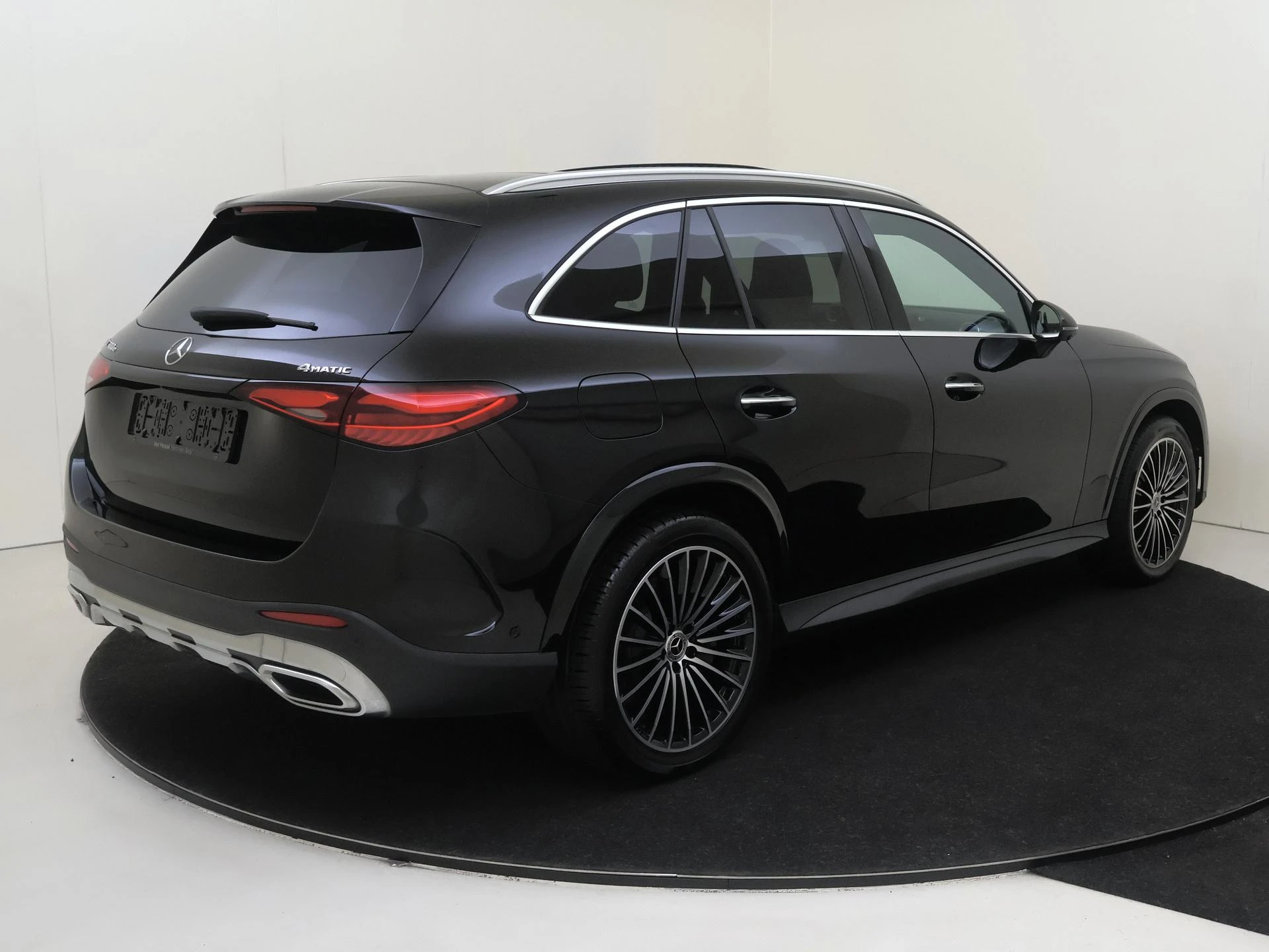 Mercedes-Benz-GLC-image-3