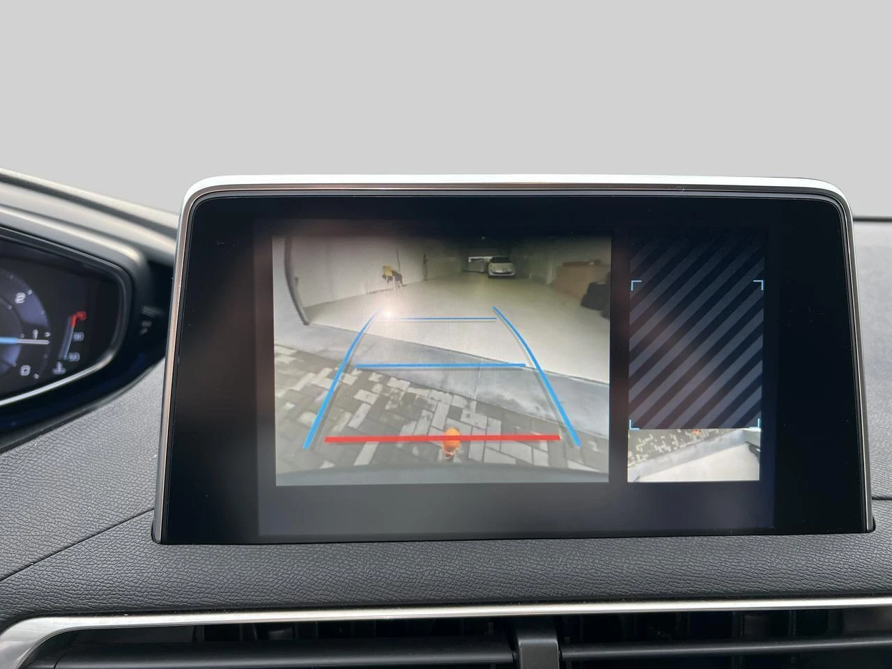 Peugeot-5008-image-12