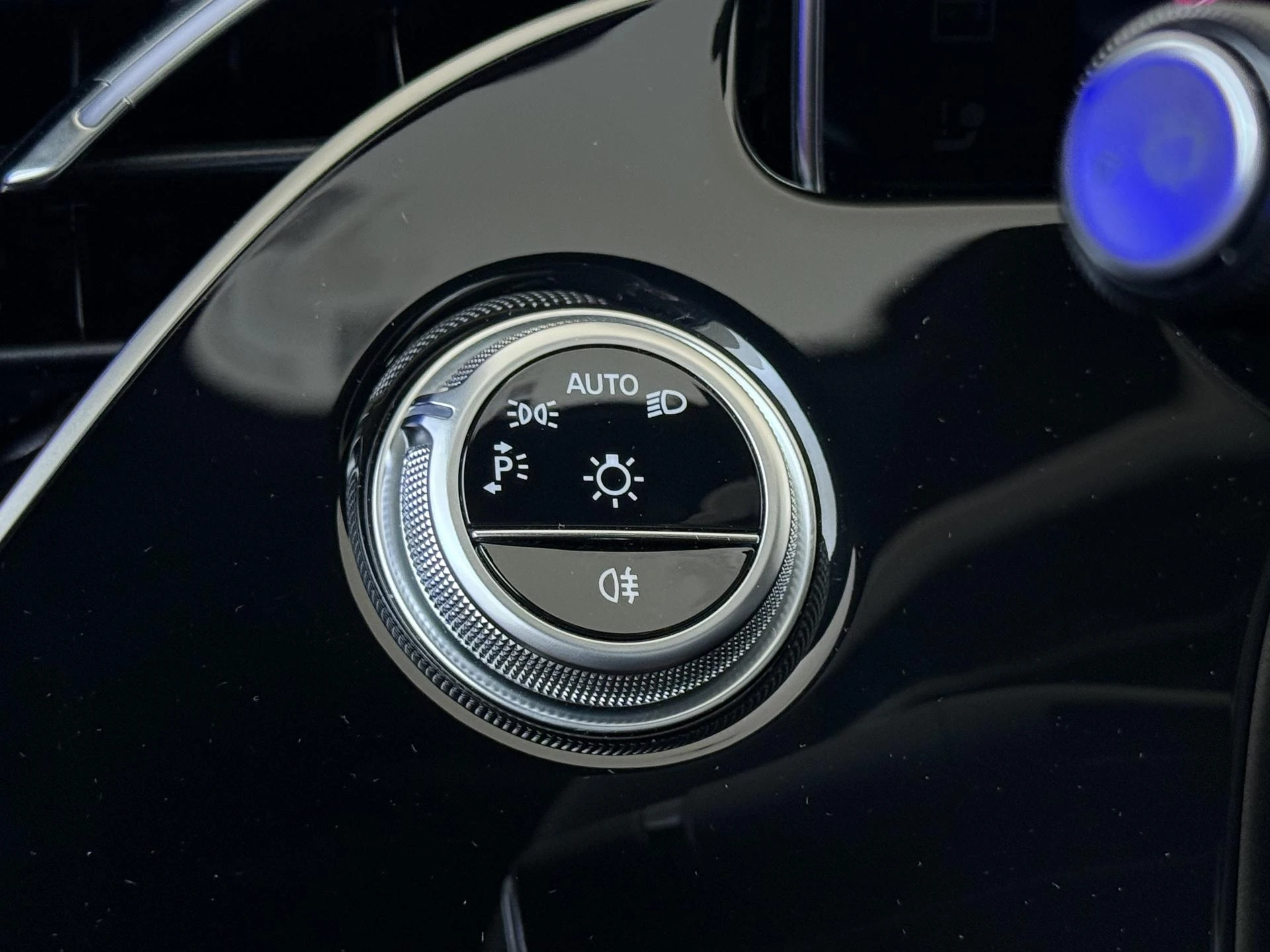 Mercedes-Benz-E-Klasse-image-25