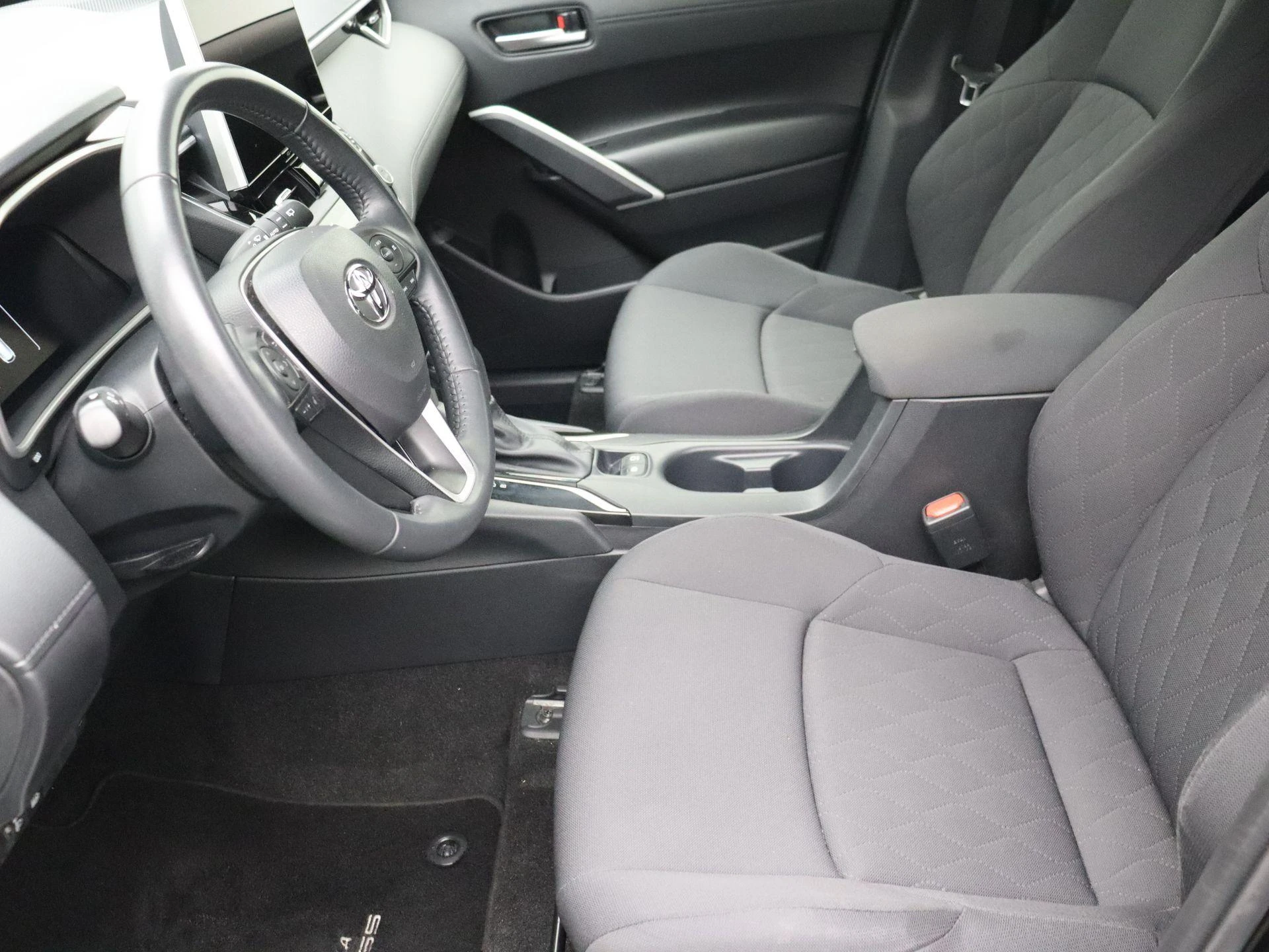 Toyota-Corolla Cross-image-10