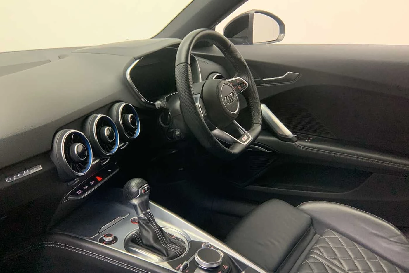 Audi-TT-image-1