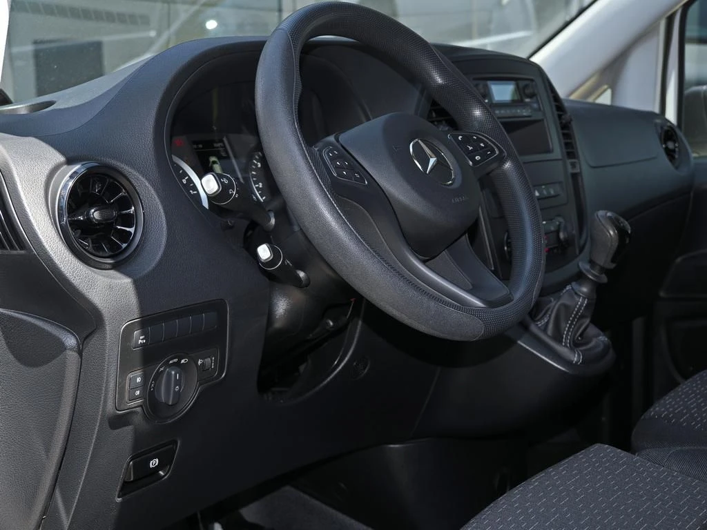 Mercedes-Benz-Vito 110-image-6