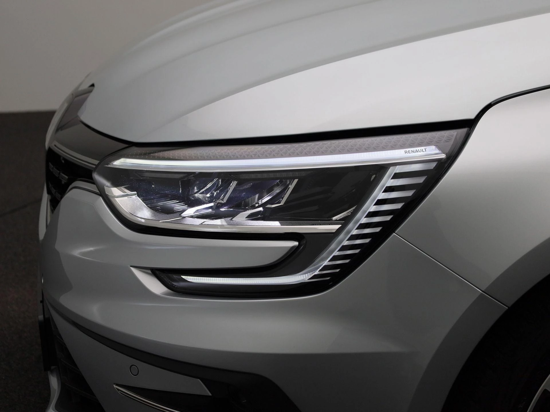 Renault-Mégane Estate-image-14