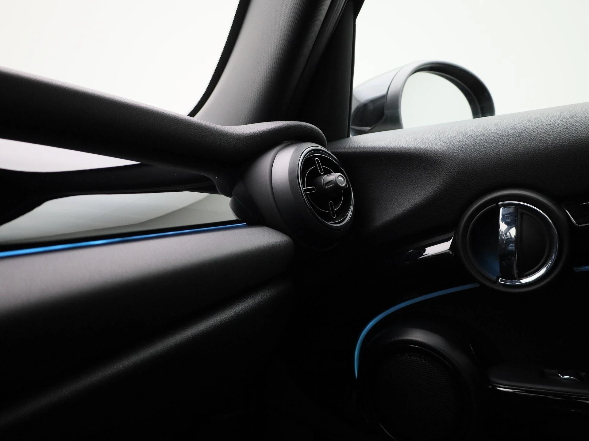 MINI-Cooper-image-24