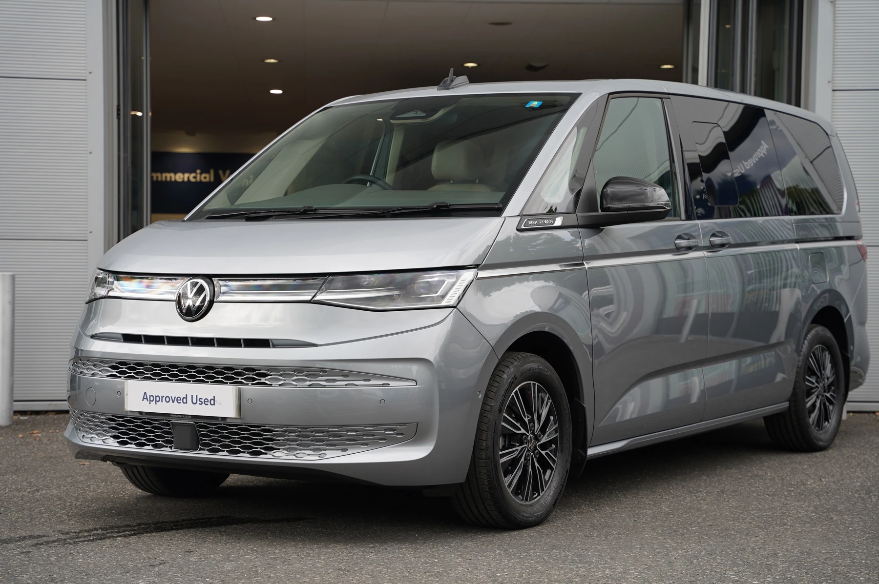 Volkswagen-Multivan-image-38