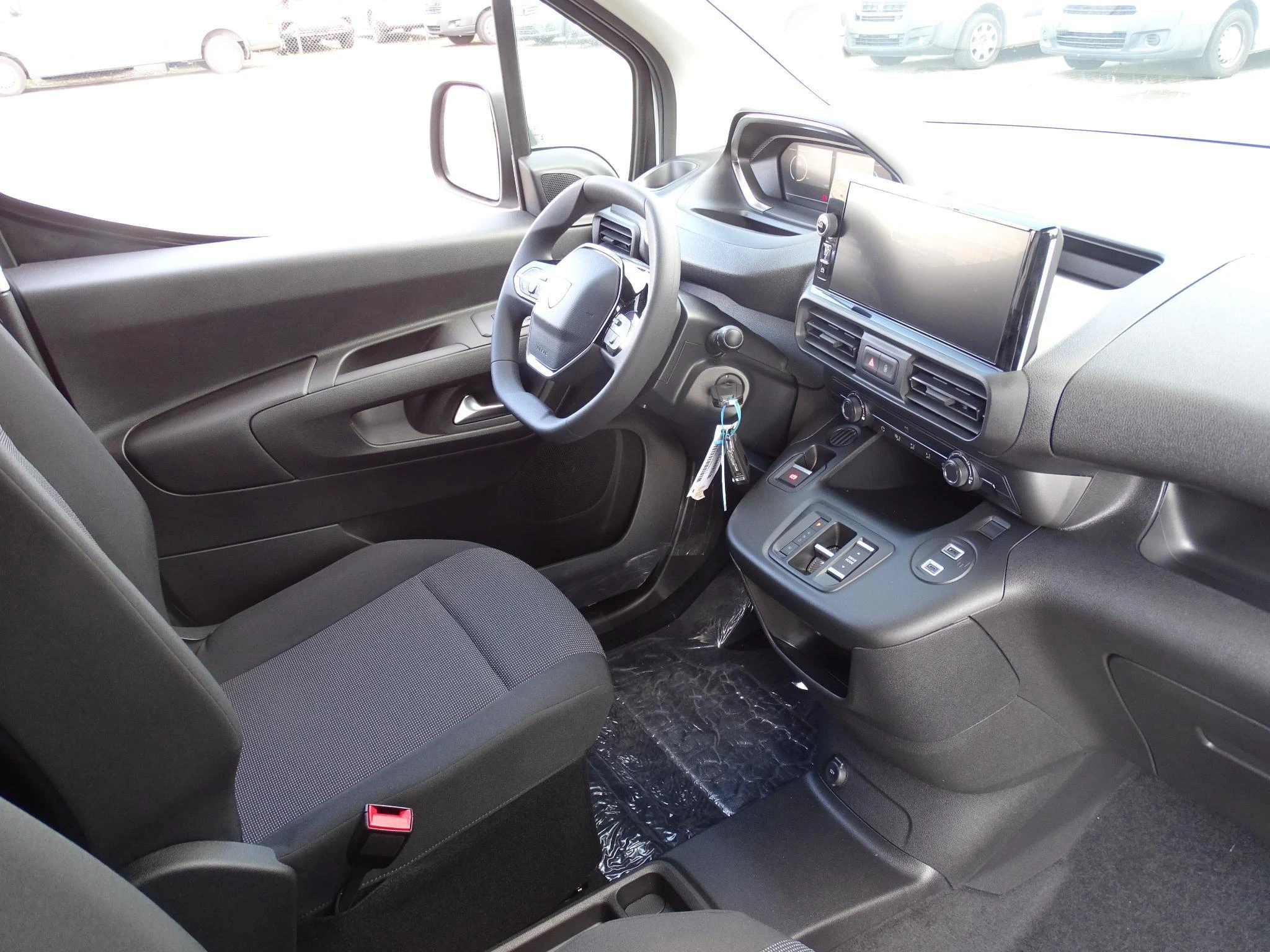 Peugeot-Partner-image-10