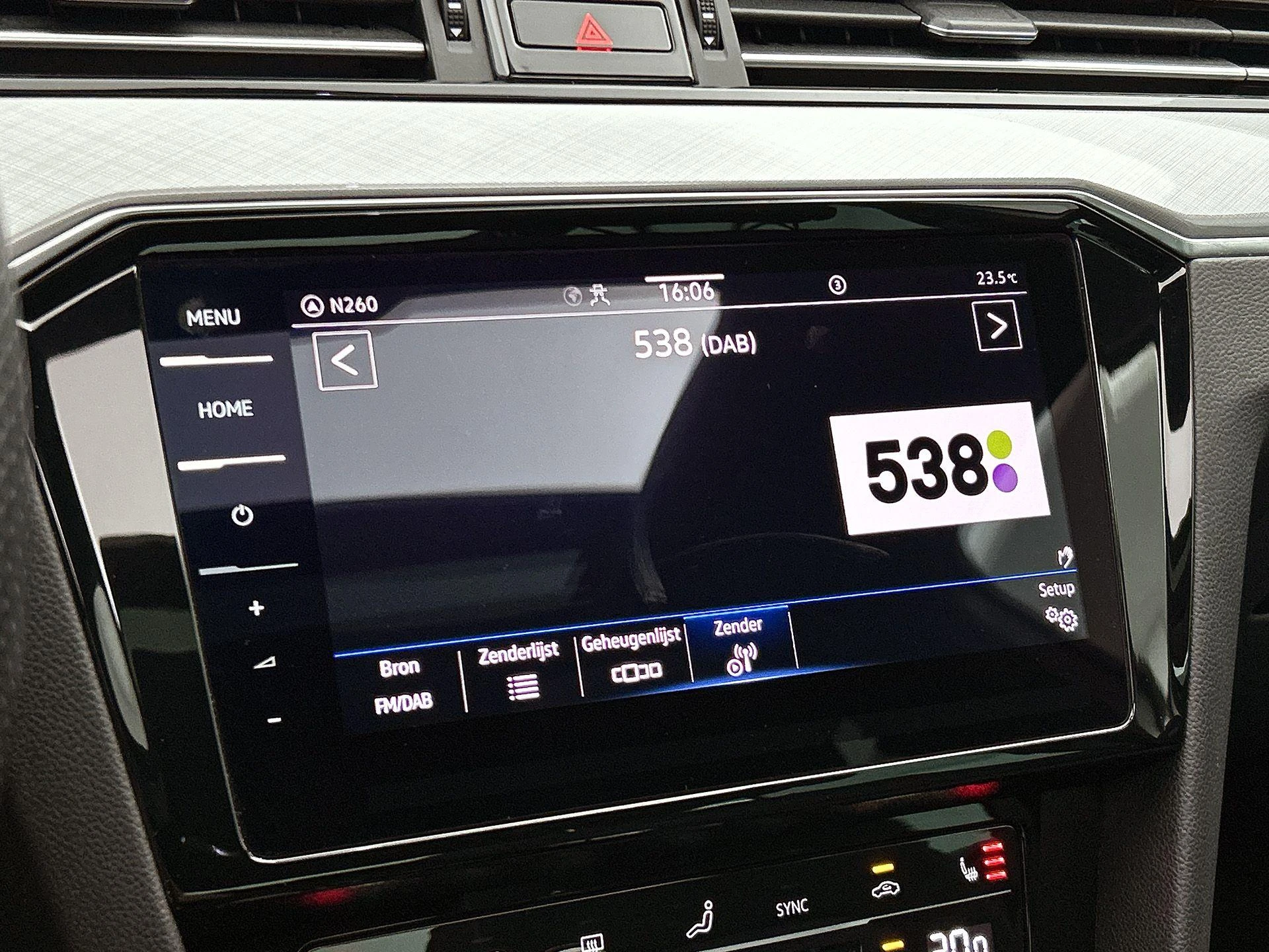 Volkswagen-Passat-image-28