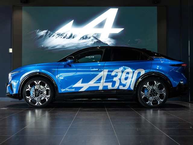Alpine A390