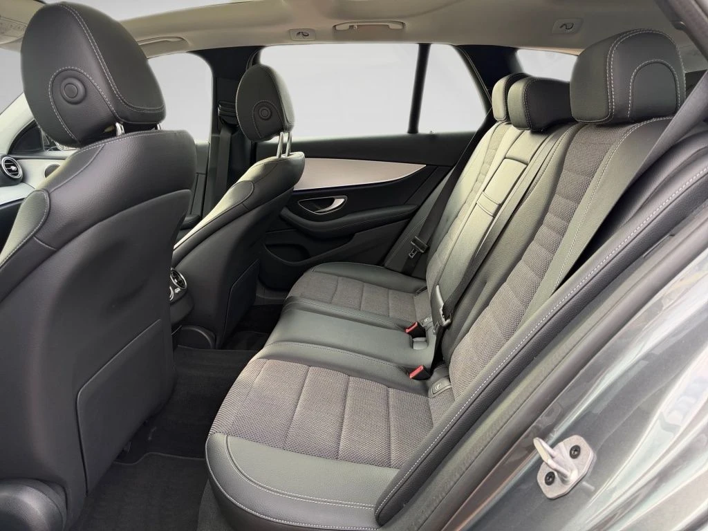 Mercedes-Benz-E-Klasse 220 d-image-9