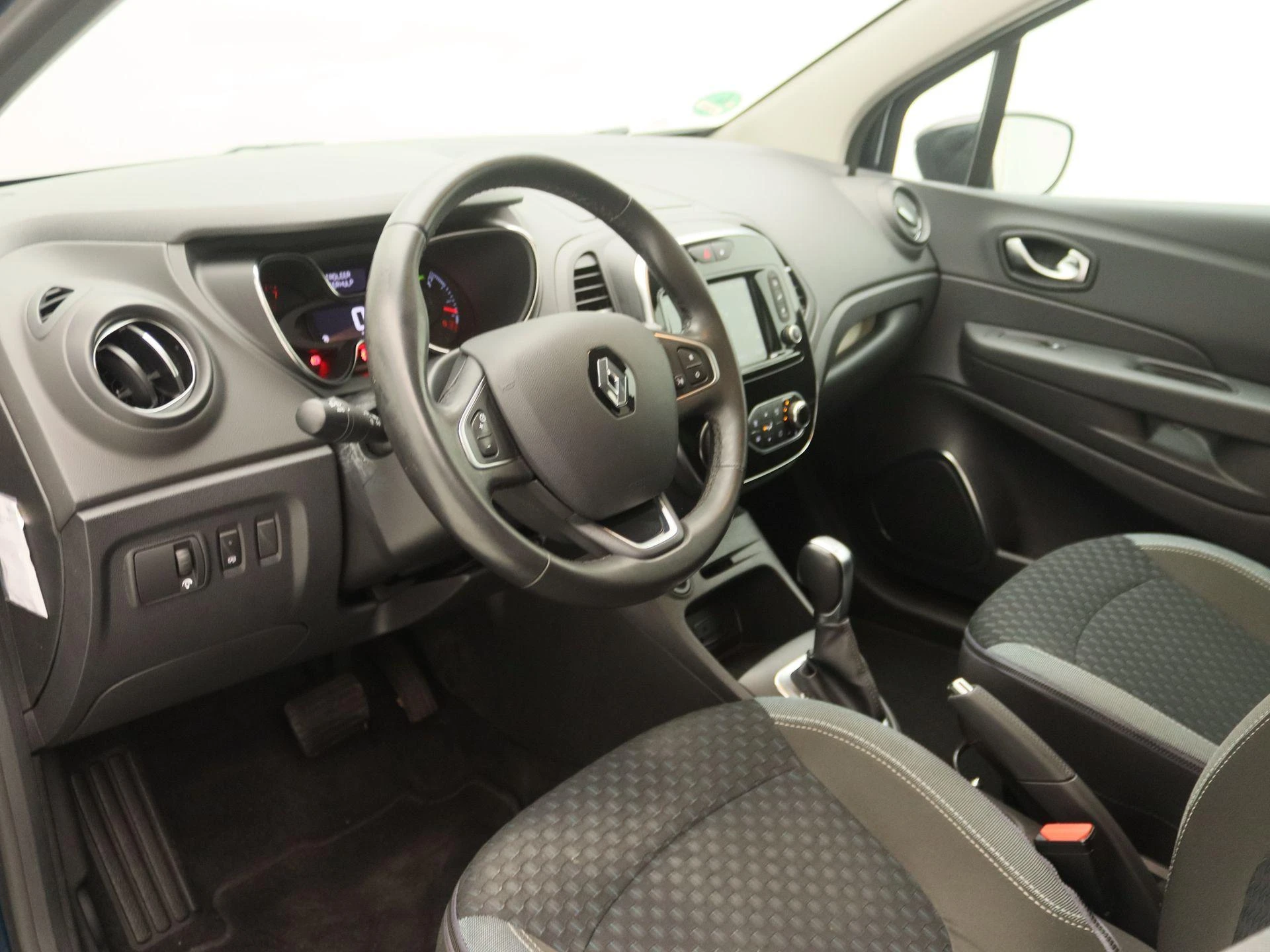 Renault-Captur-image-20