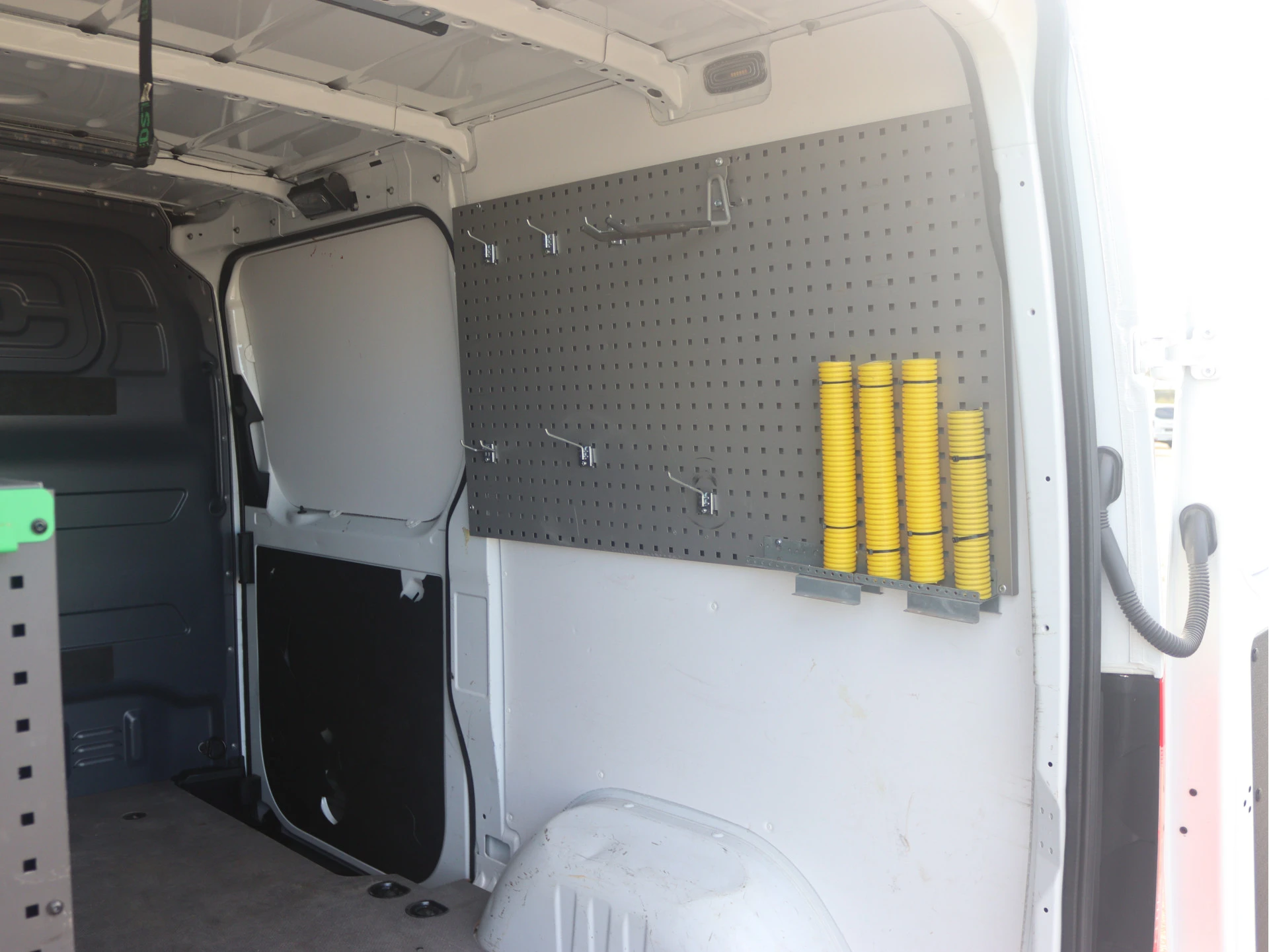 Mercedes-Benz-Sprinter-image-4