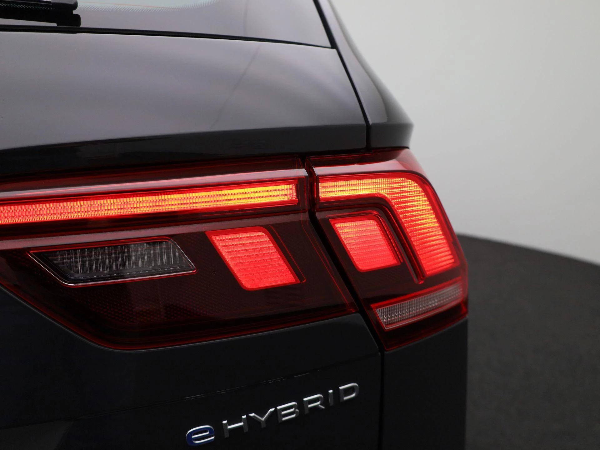 Volkswagen-Tiguan-image-33