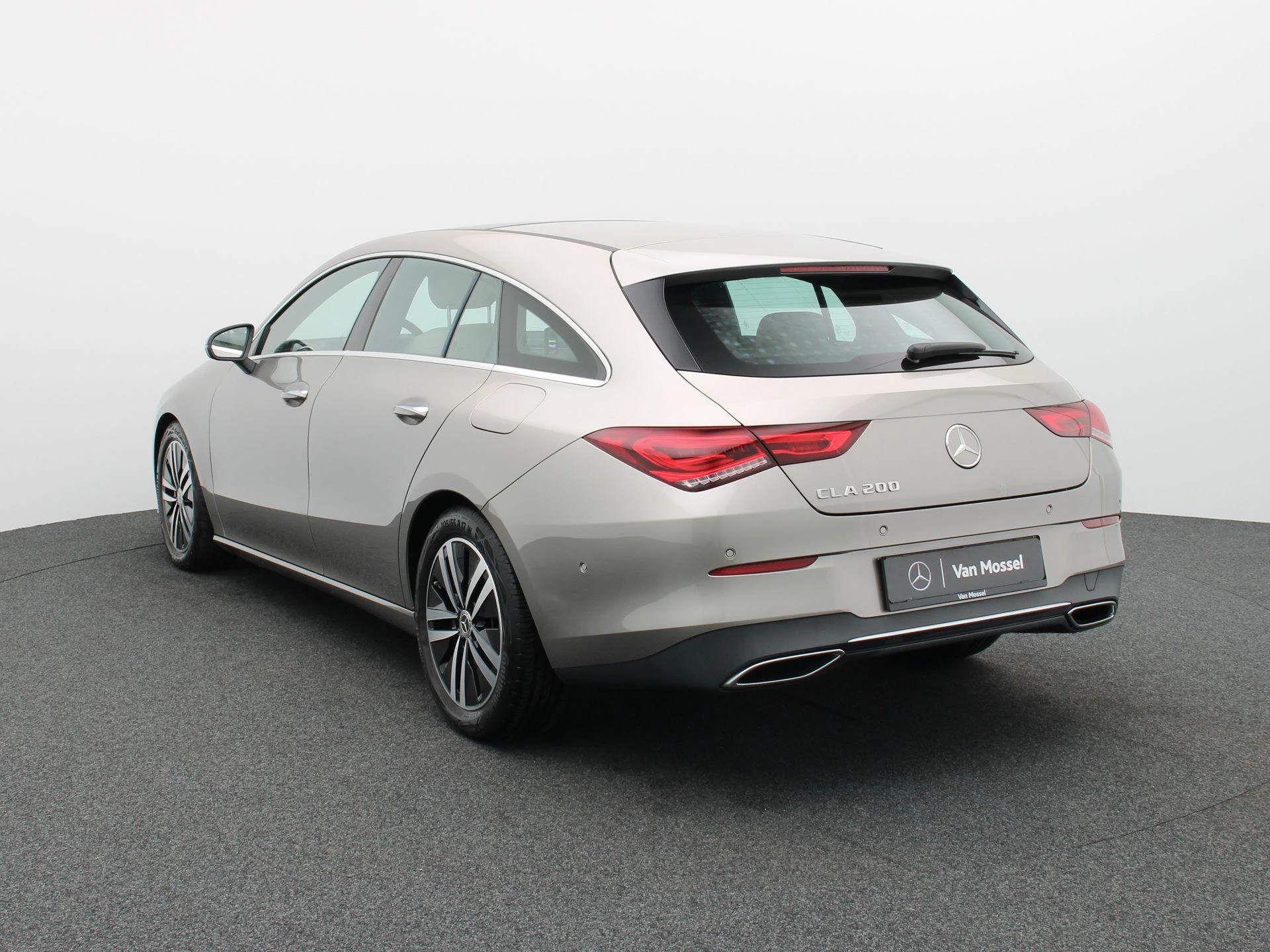 Mercedes-Benz CLA 200 Luxury Line Shooting Brake + LEDER + PANO DAK + CARPLAY + MULTIBEAM LED +