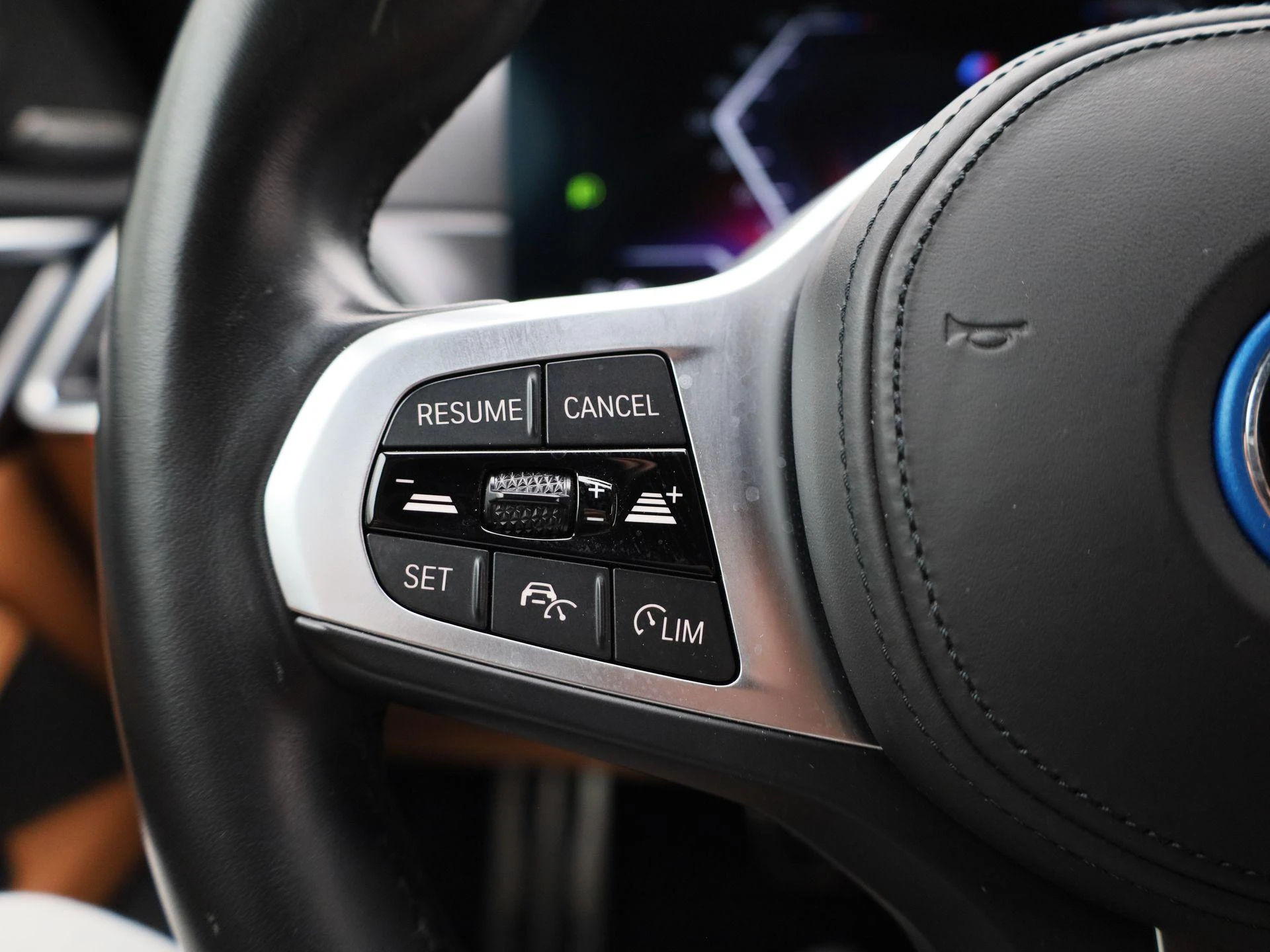 BMW-i4-image-18