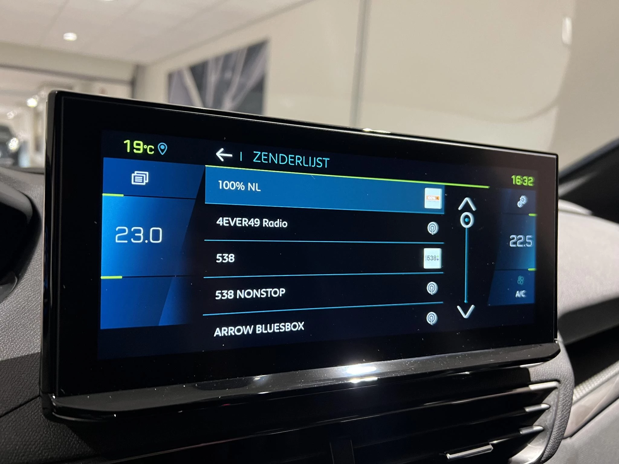 Peugeot-3008-image-12