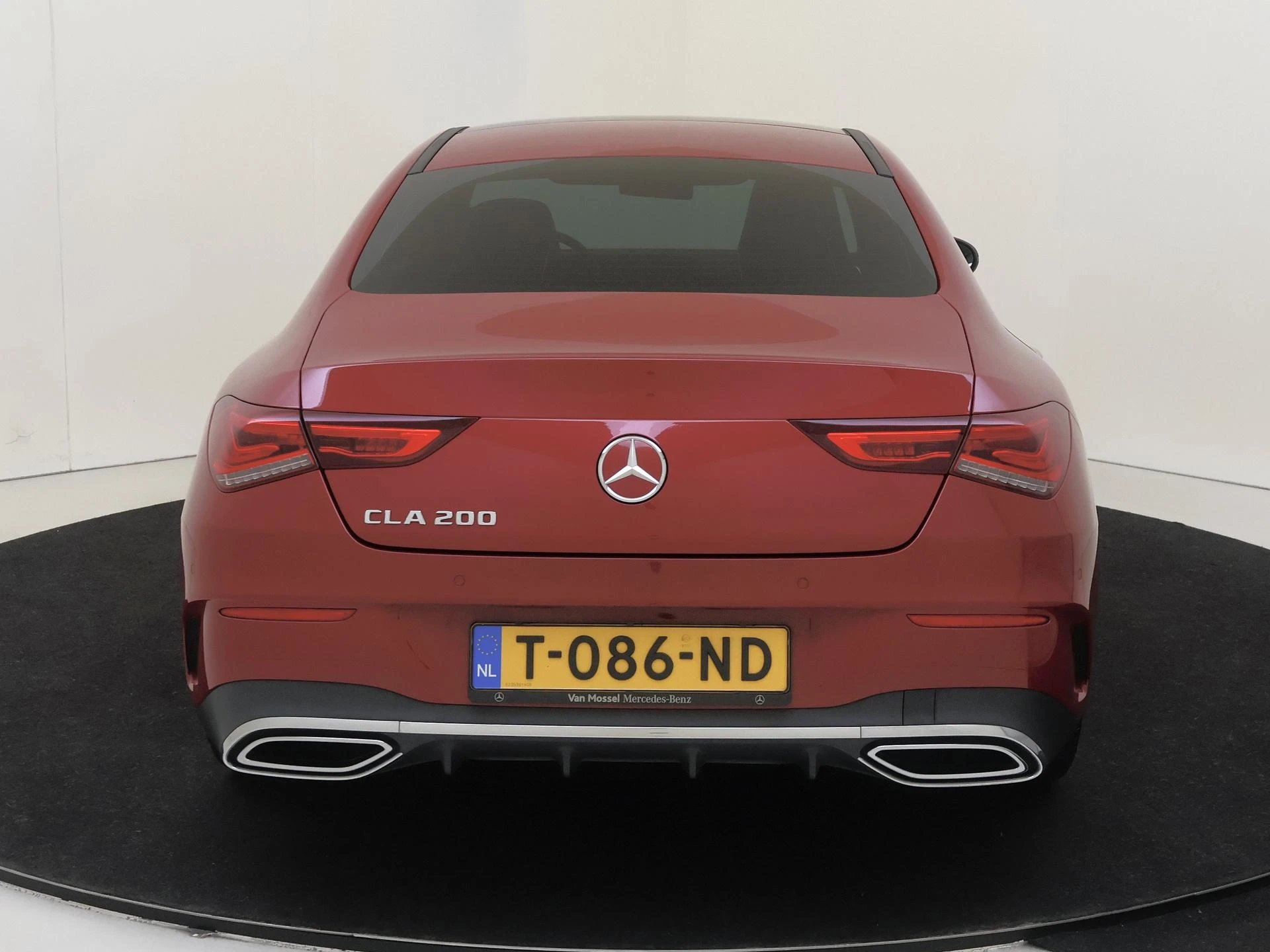 Mercedes-Benz-CLA-image-6