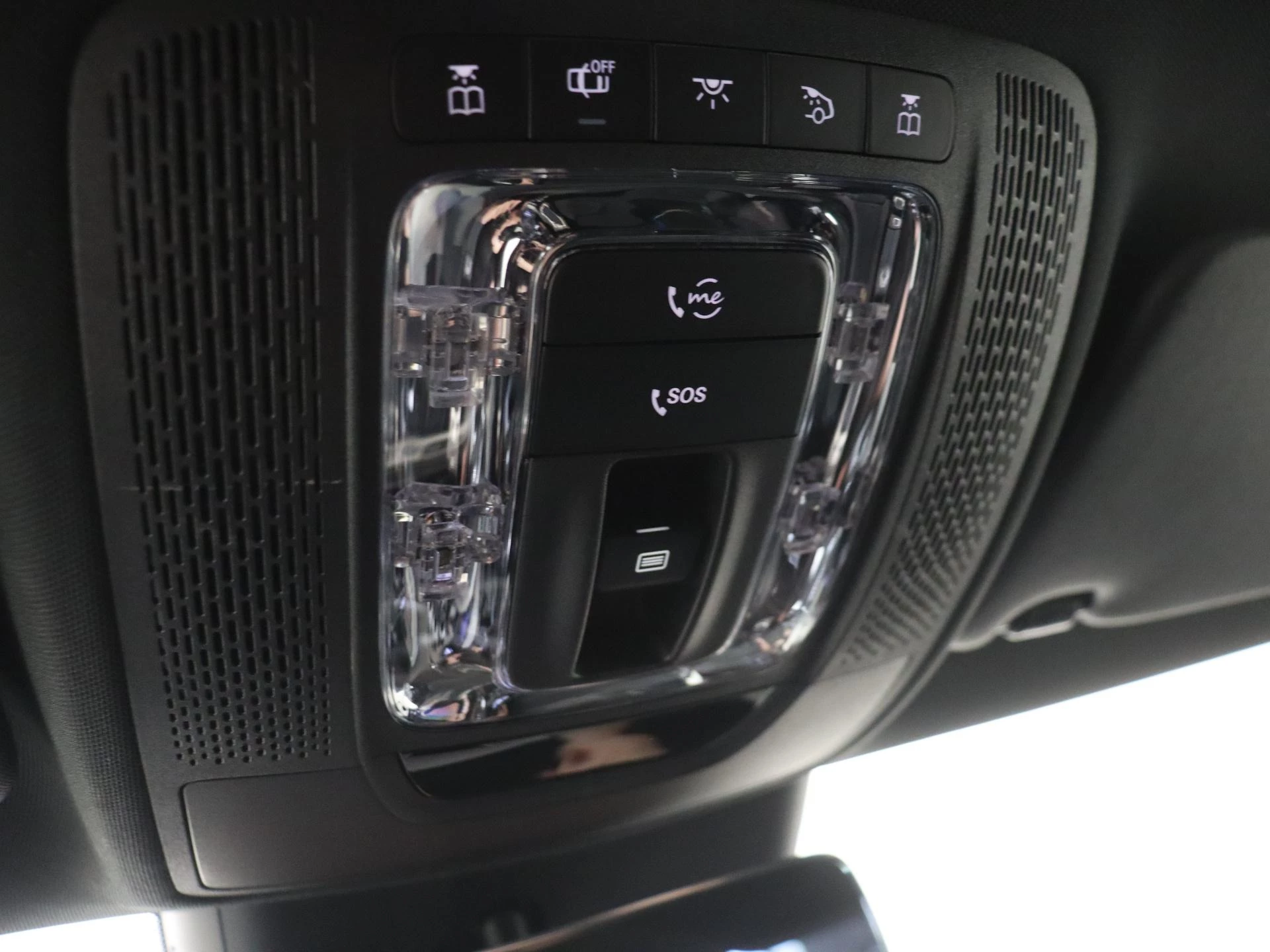 Mercedes-Benz-CLA-image-22