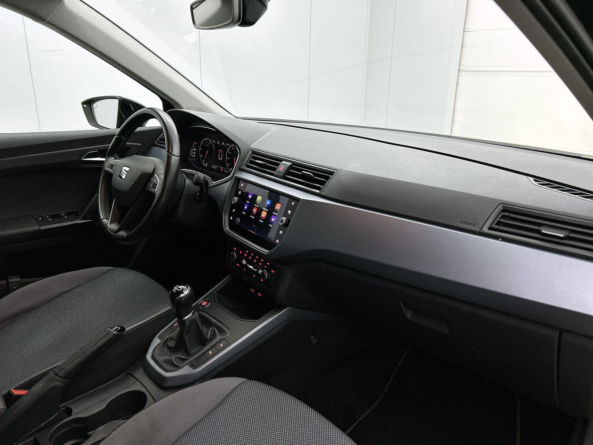 SEAT-Arona-image-16
