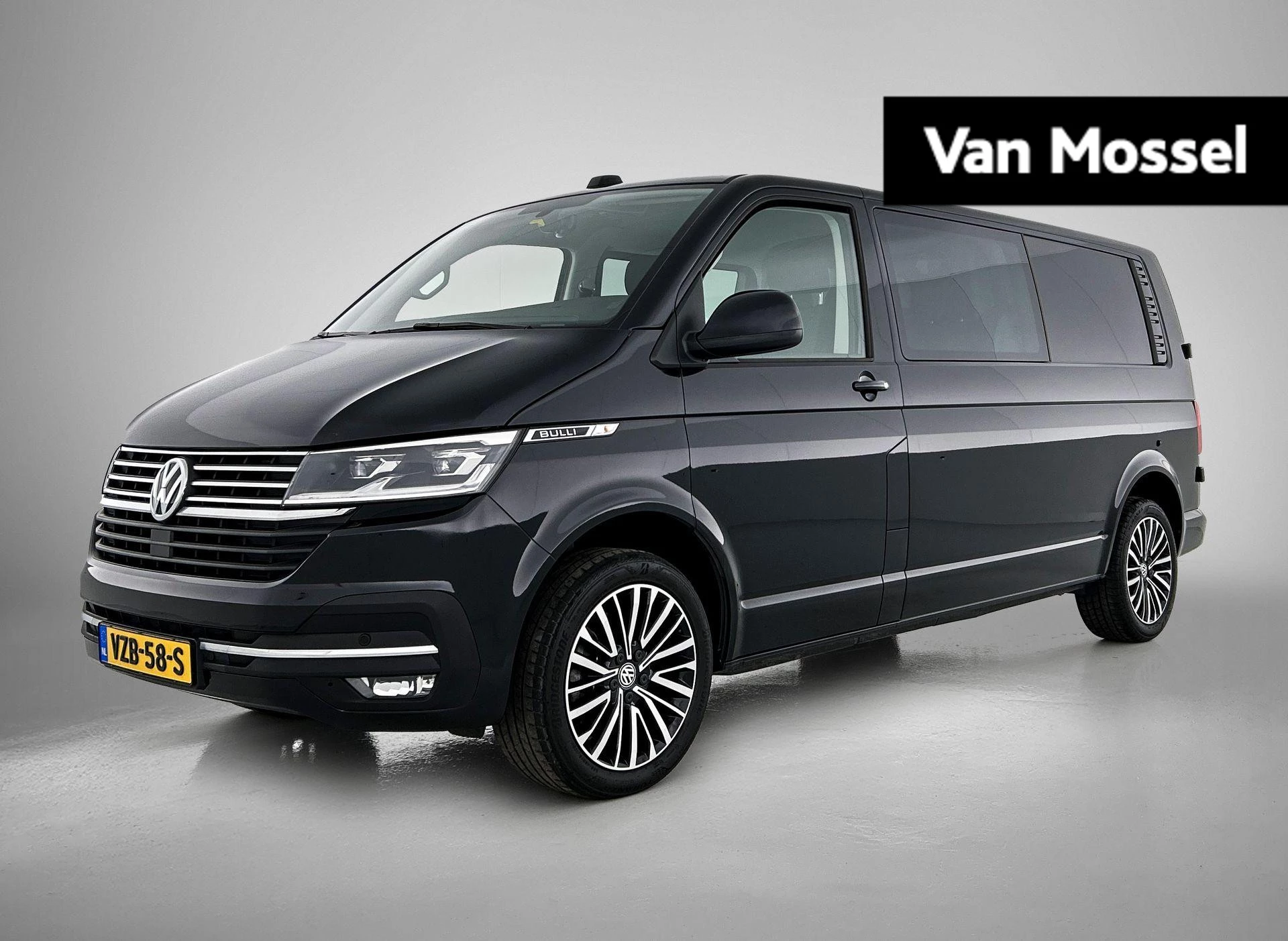 Volkswagen-Transporter-image-0
