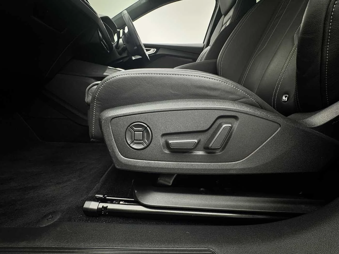 Audi-Q4 e-tron-image-11