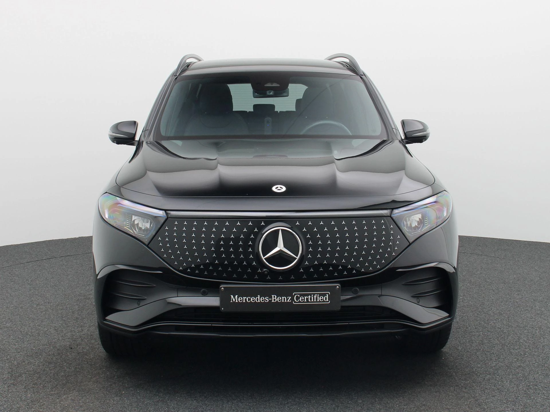 Mercedes-Benz EQB 250+ AMG Line + LEDER + PANO + BURMESTER + CARPLAY + HEAD UP +