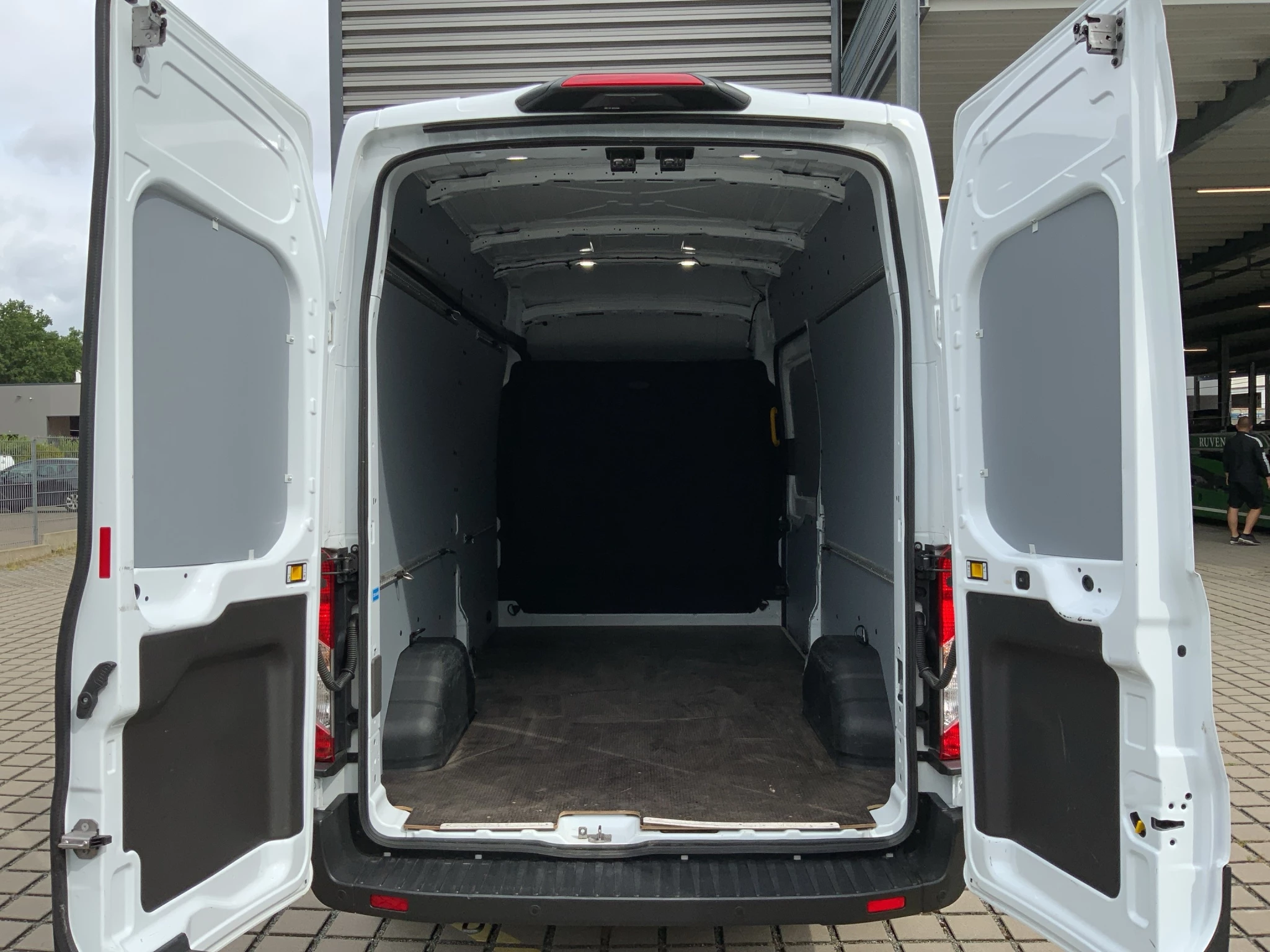 Ford-Transit-image-17