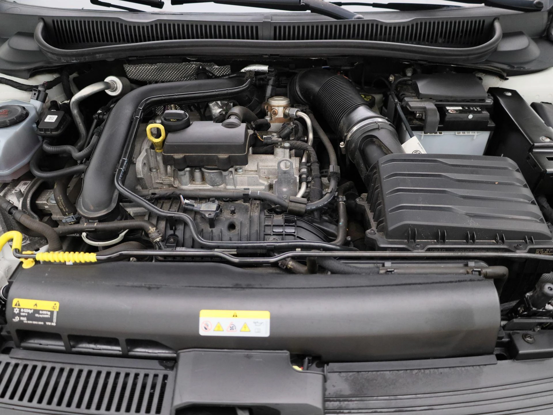 Volkswagen-Polo-image-30