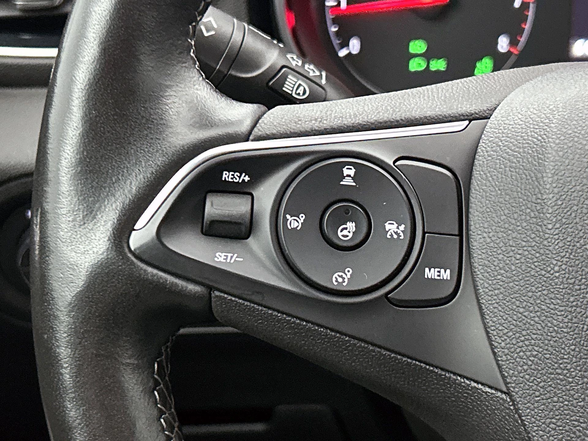 Opel-Grandland X-image-5