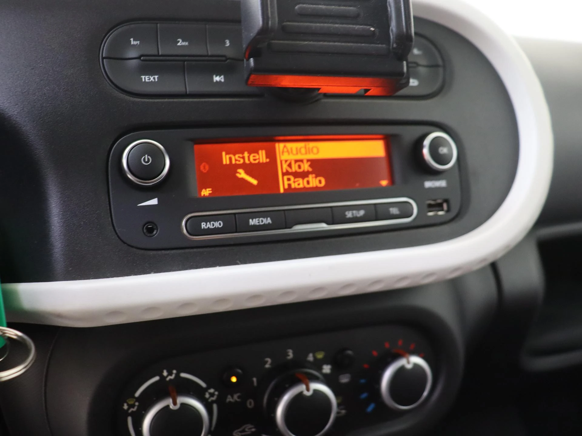 Renault-Twingo-image-18