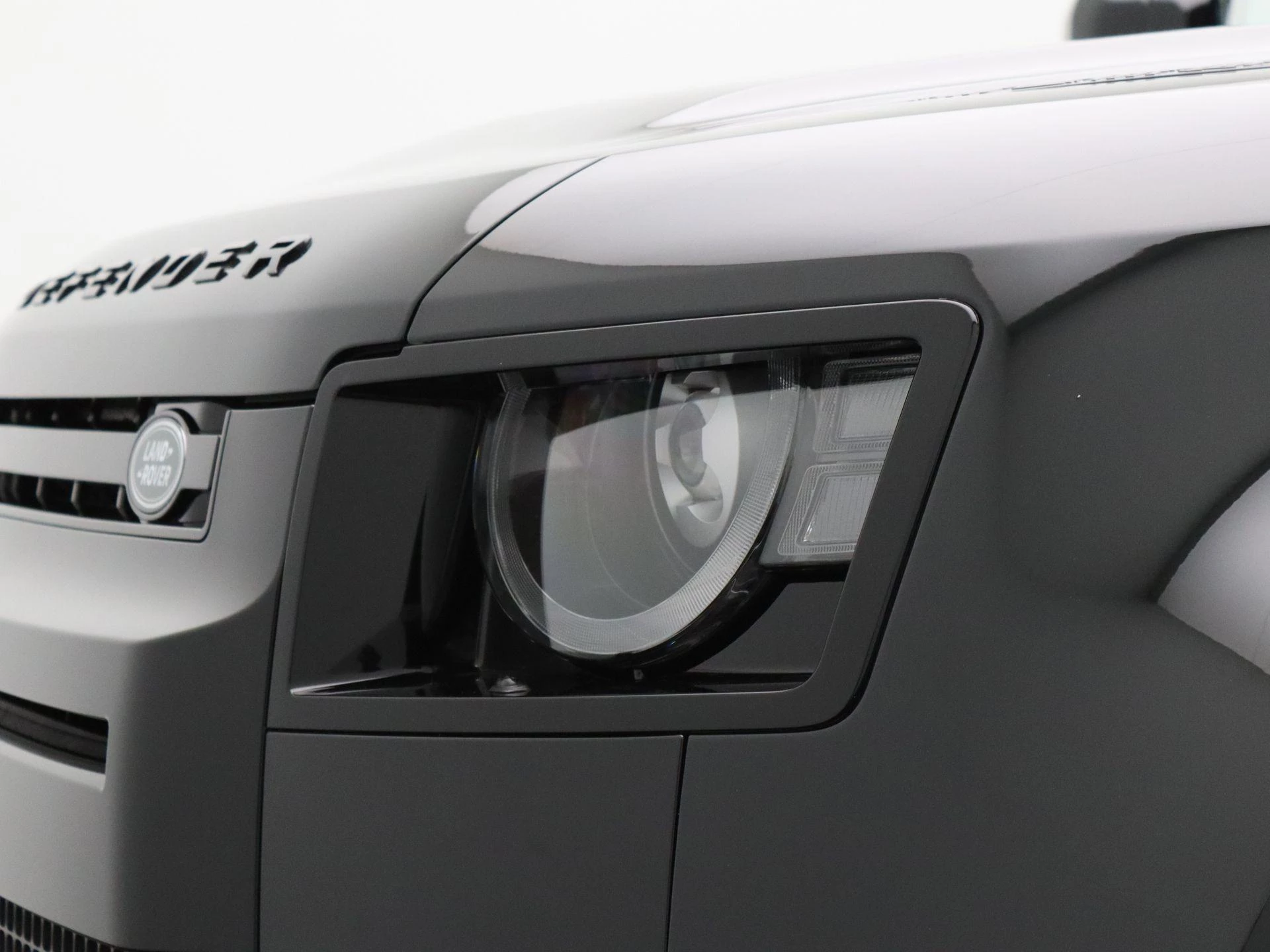Land Rover-Defender-image-31