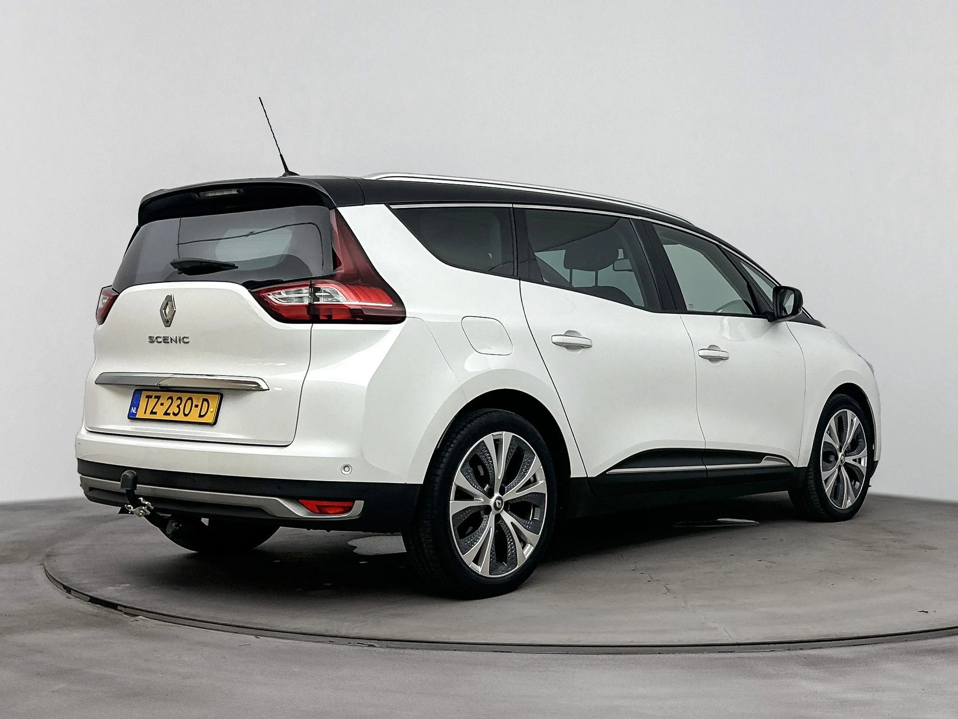 Renault-Grand Scénic-image-3