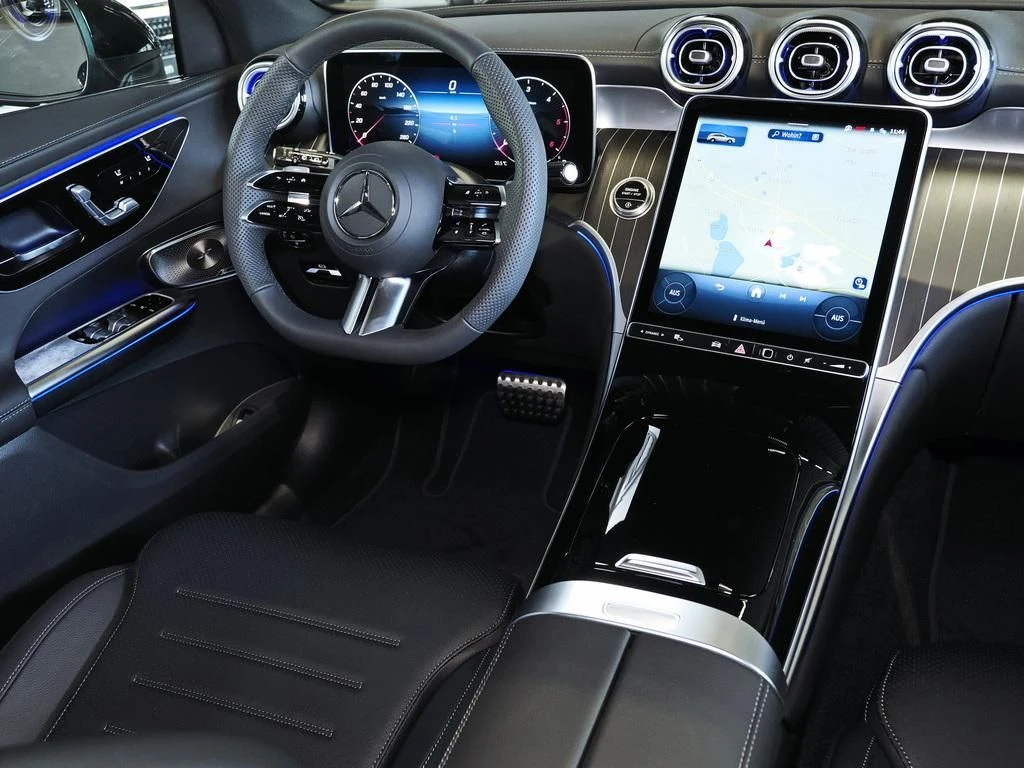 Mercedes-Benz-GLC 220 d-image-11