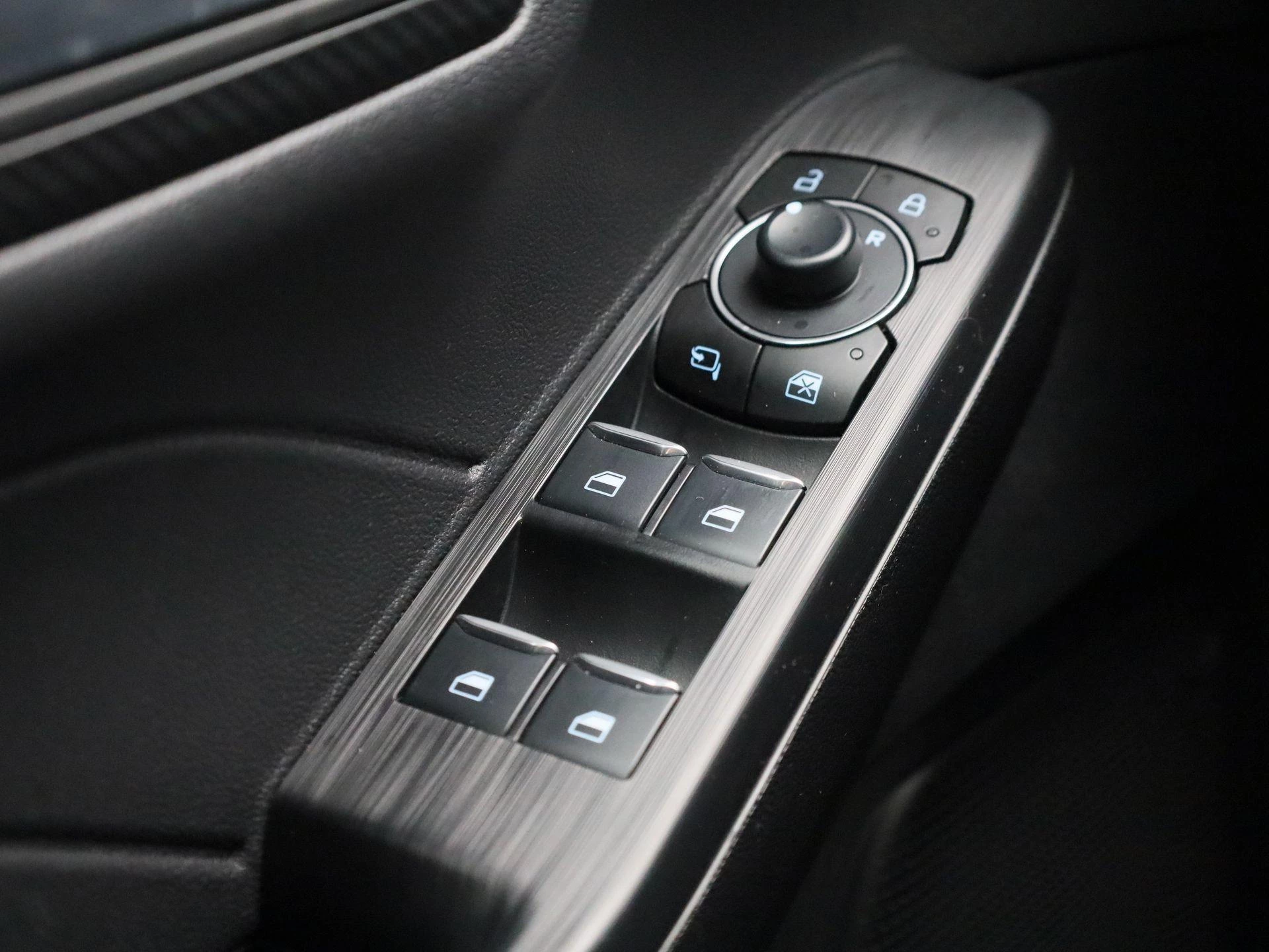 Ford-Kuga-image-30